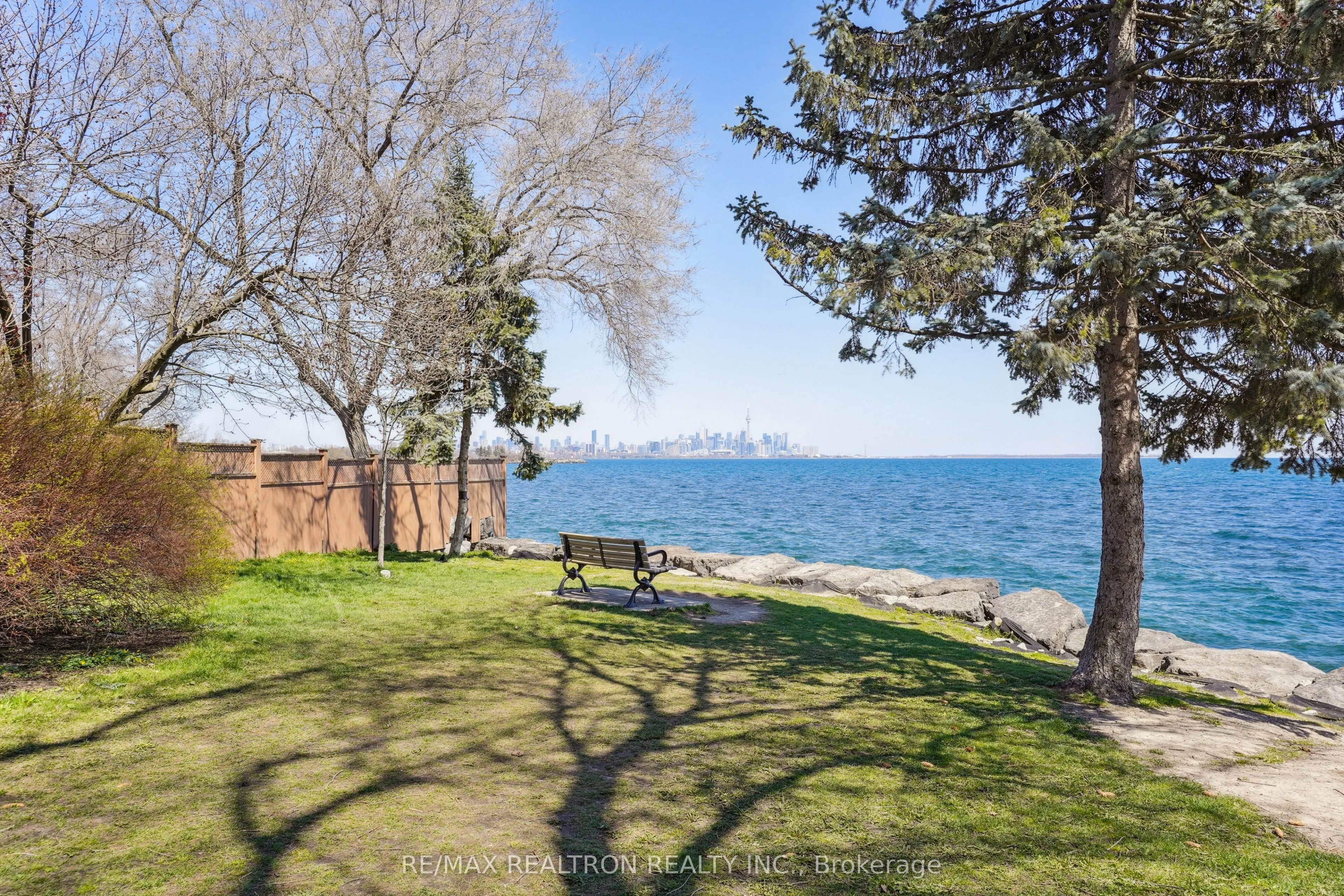2585 Lake Shore Boulevard W #Lower Level