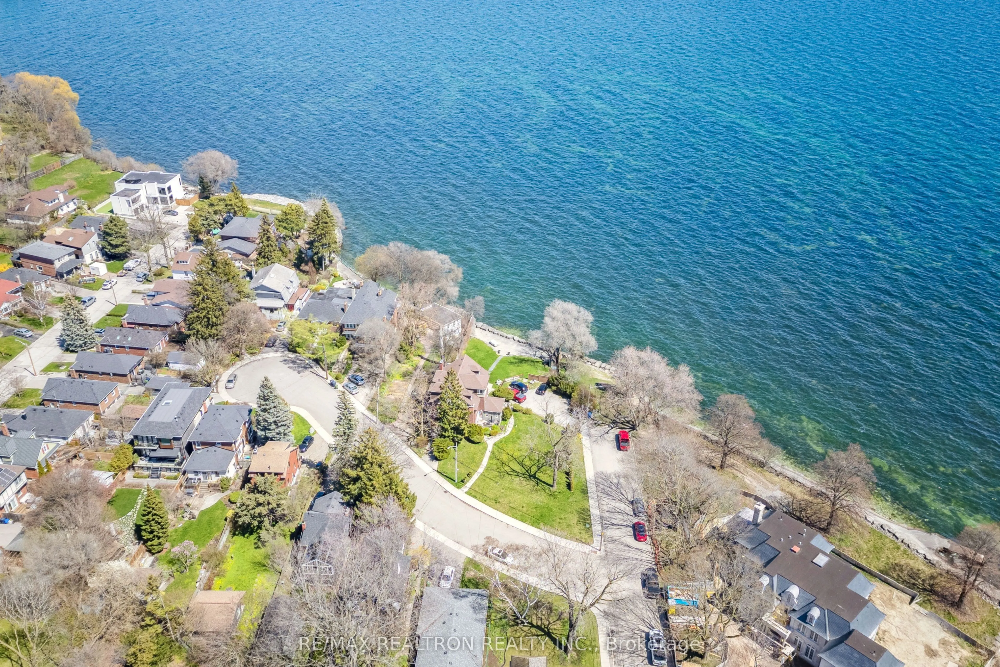 2585 Lake Shore Boulevard W #Lower Level