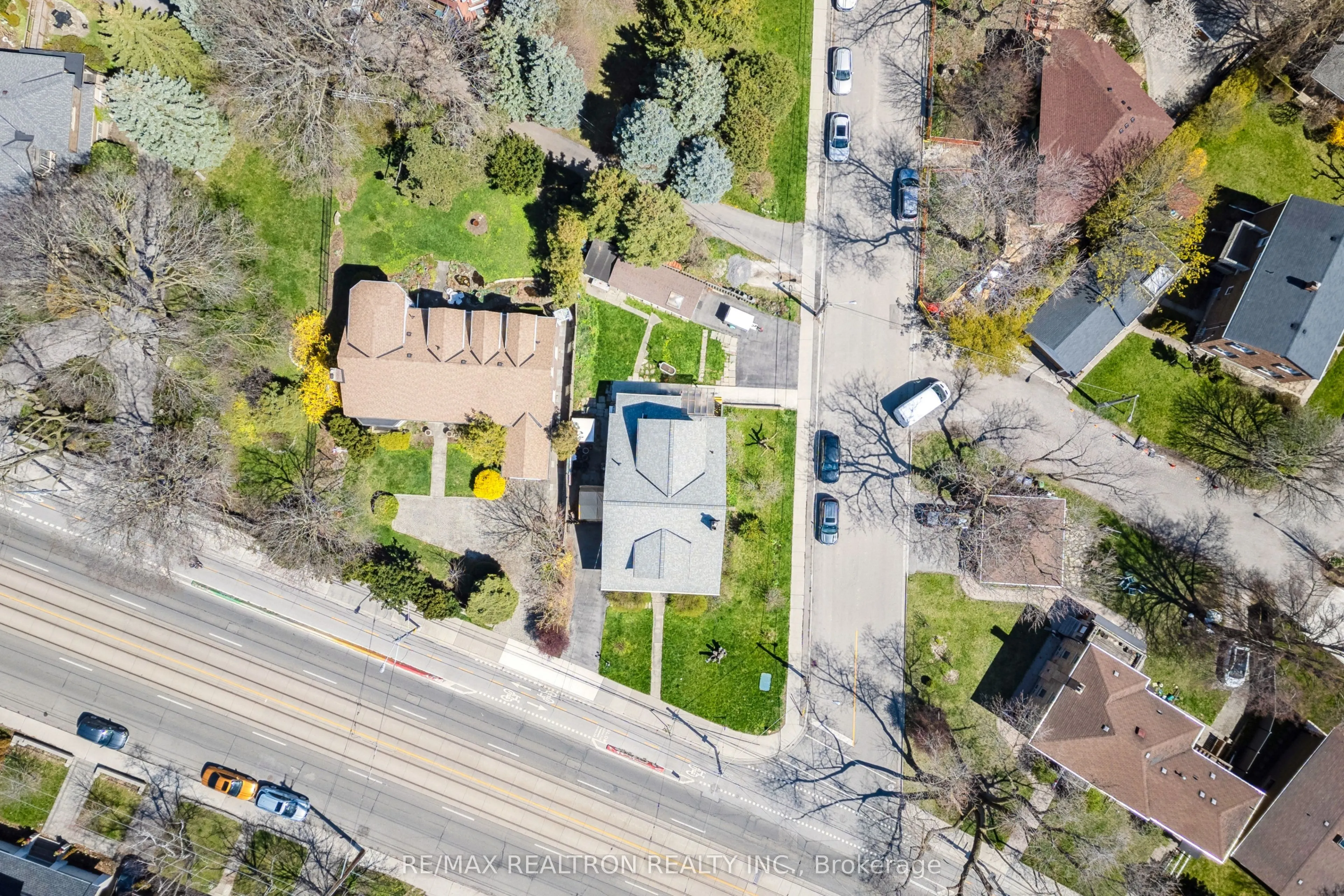 2585 Lake Shore Boulevard W #Lower Level