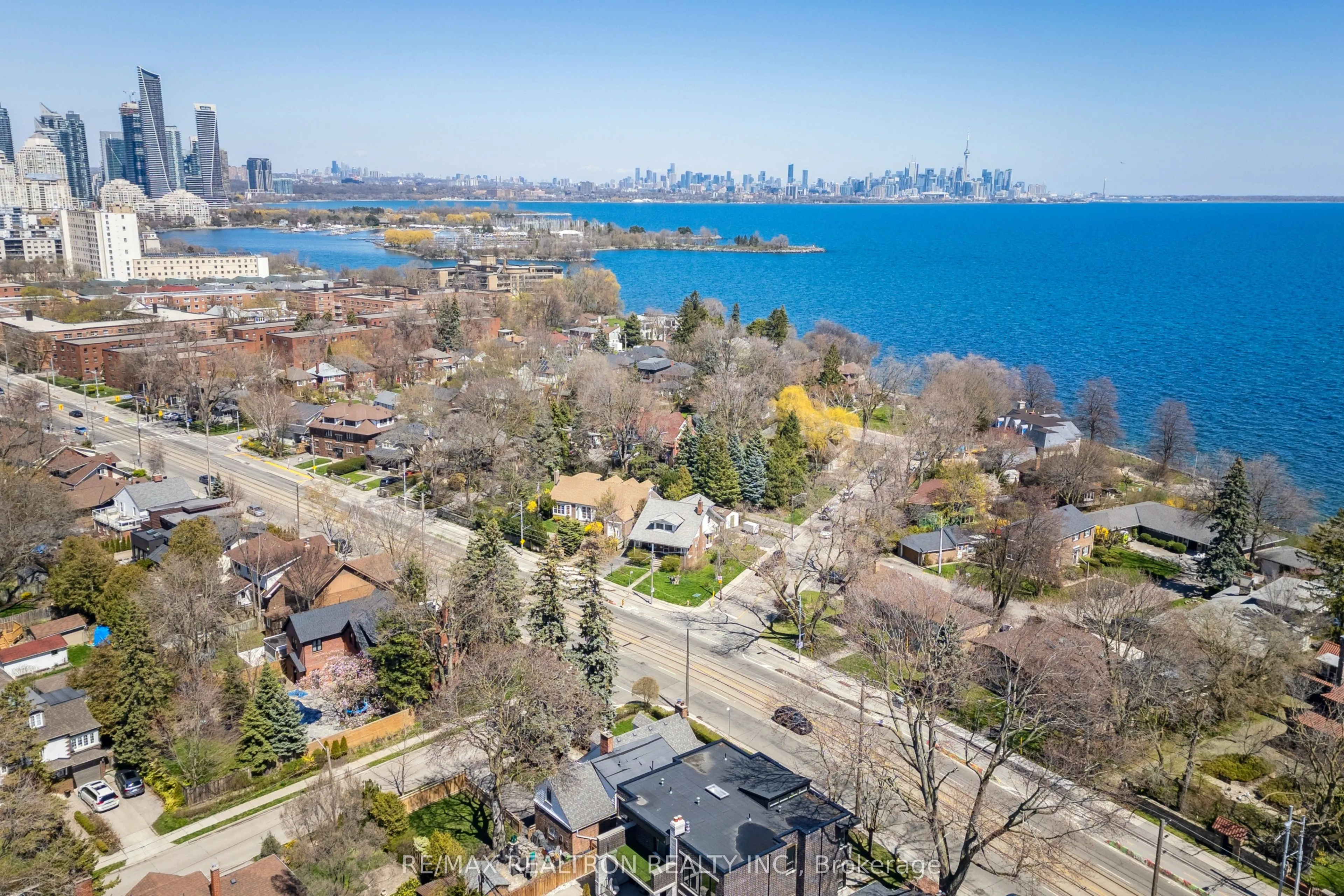 2585 Lake Shore Boulevard W #Lower Level