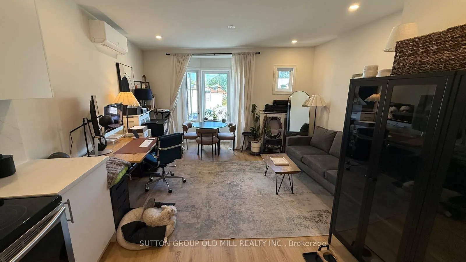 3293 Dundas Street W #2nd Floor