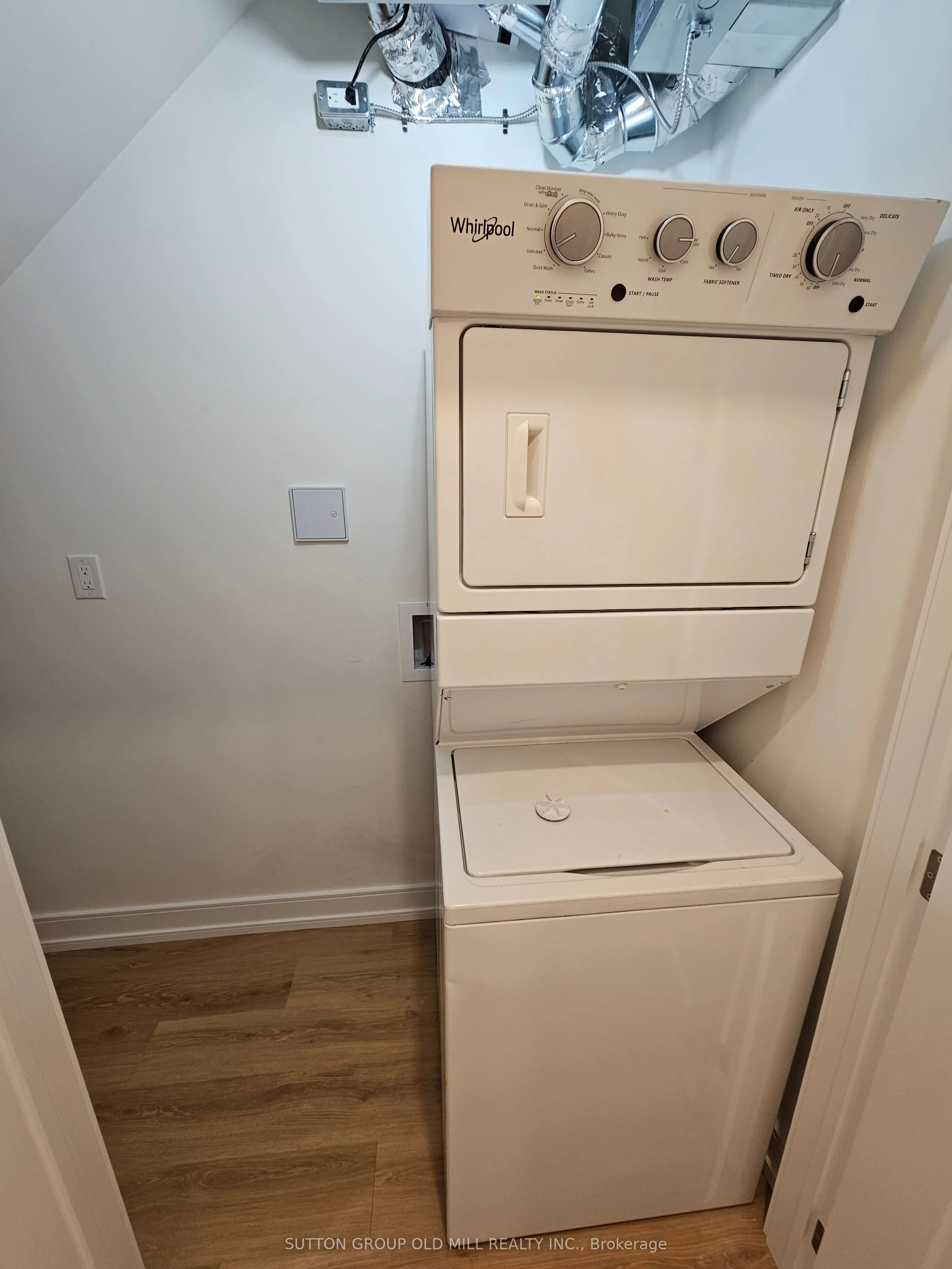 3293 Dundas Street W #2nd Floor