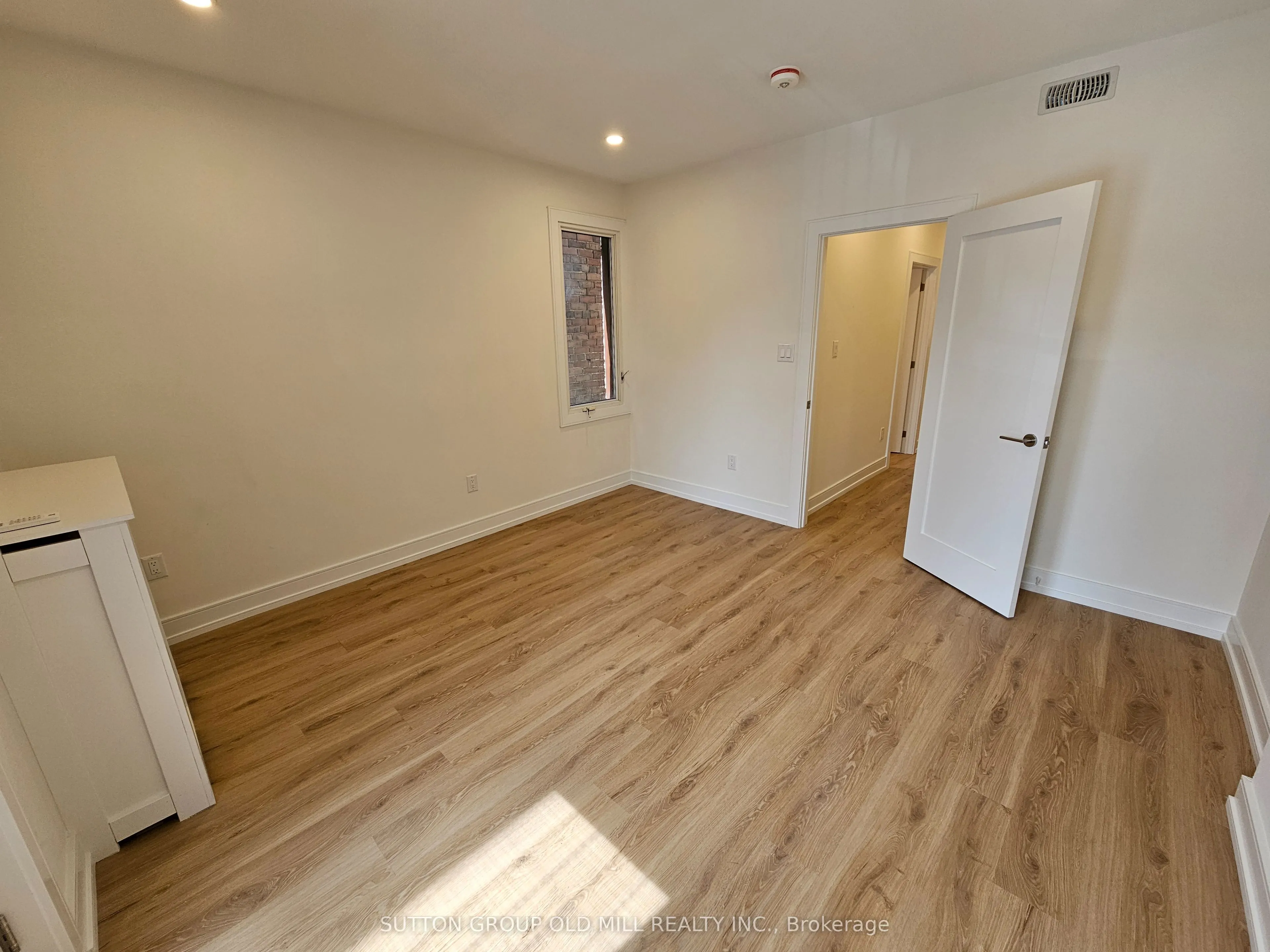 3293 Dundas Street W #2nd Floor