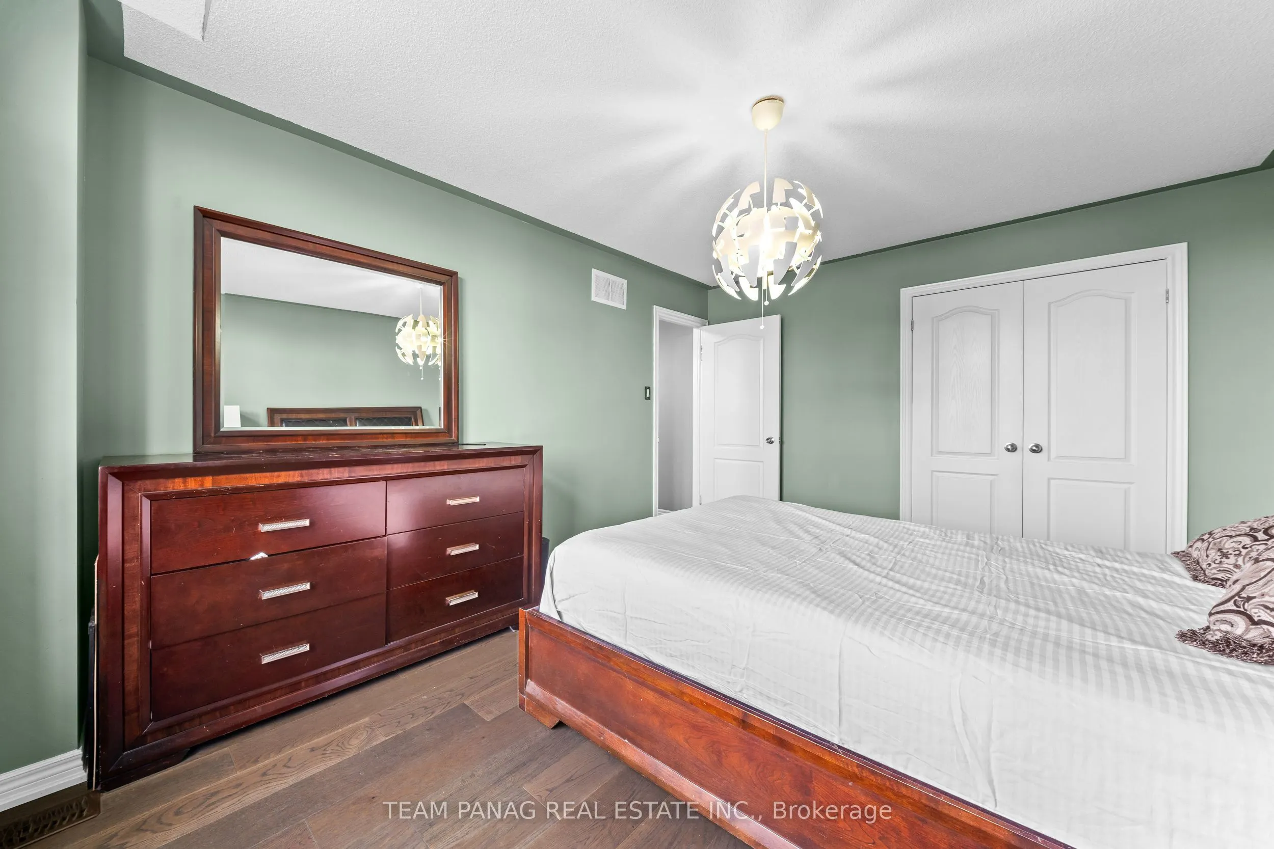 91 Campwood Crescent