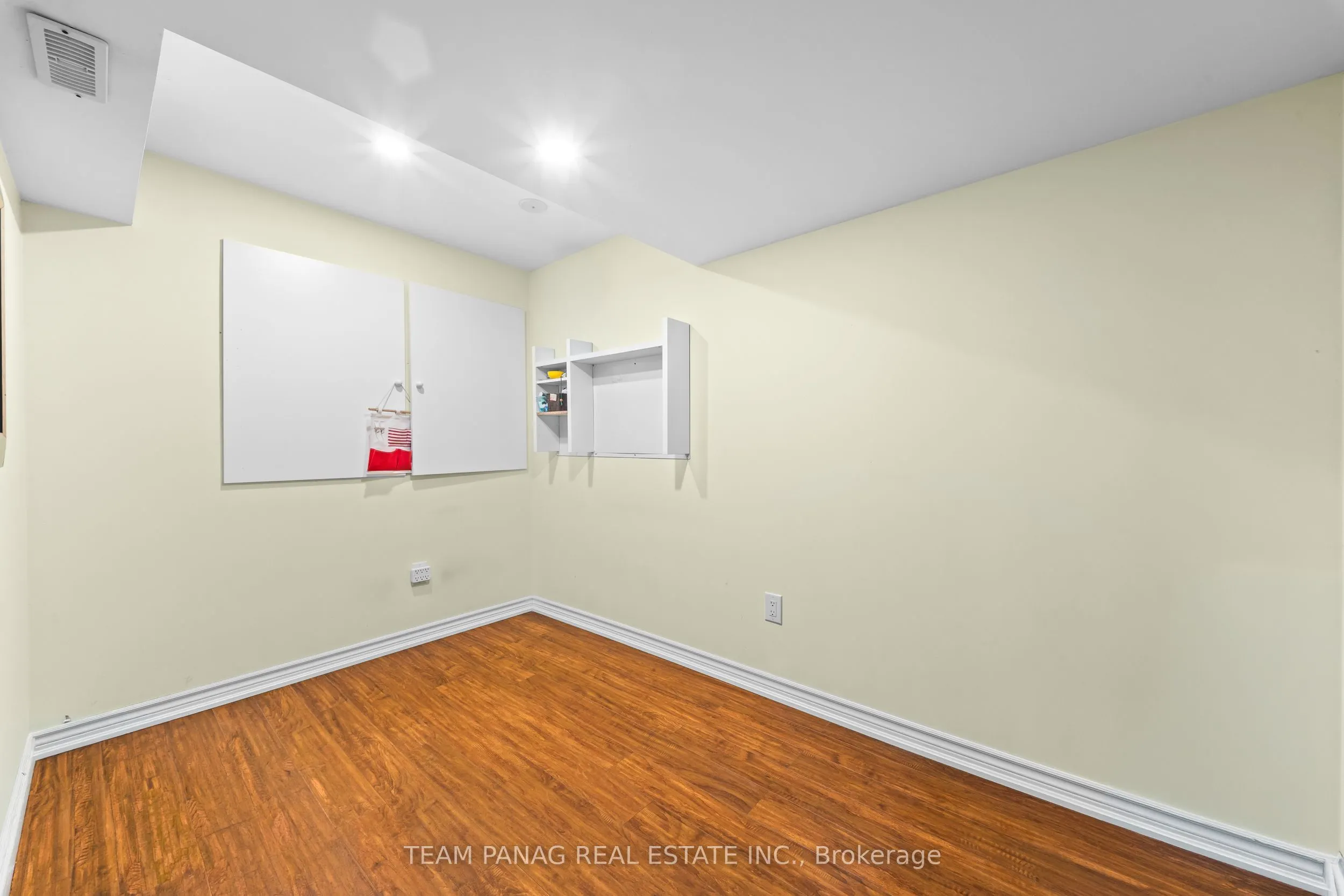 91 Campwood Crescent