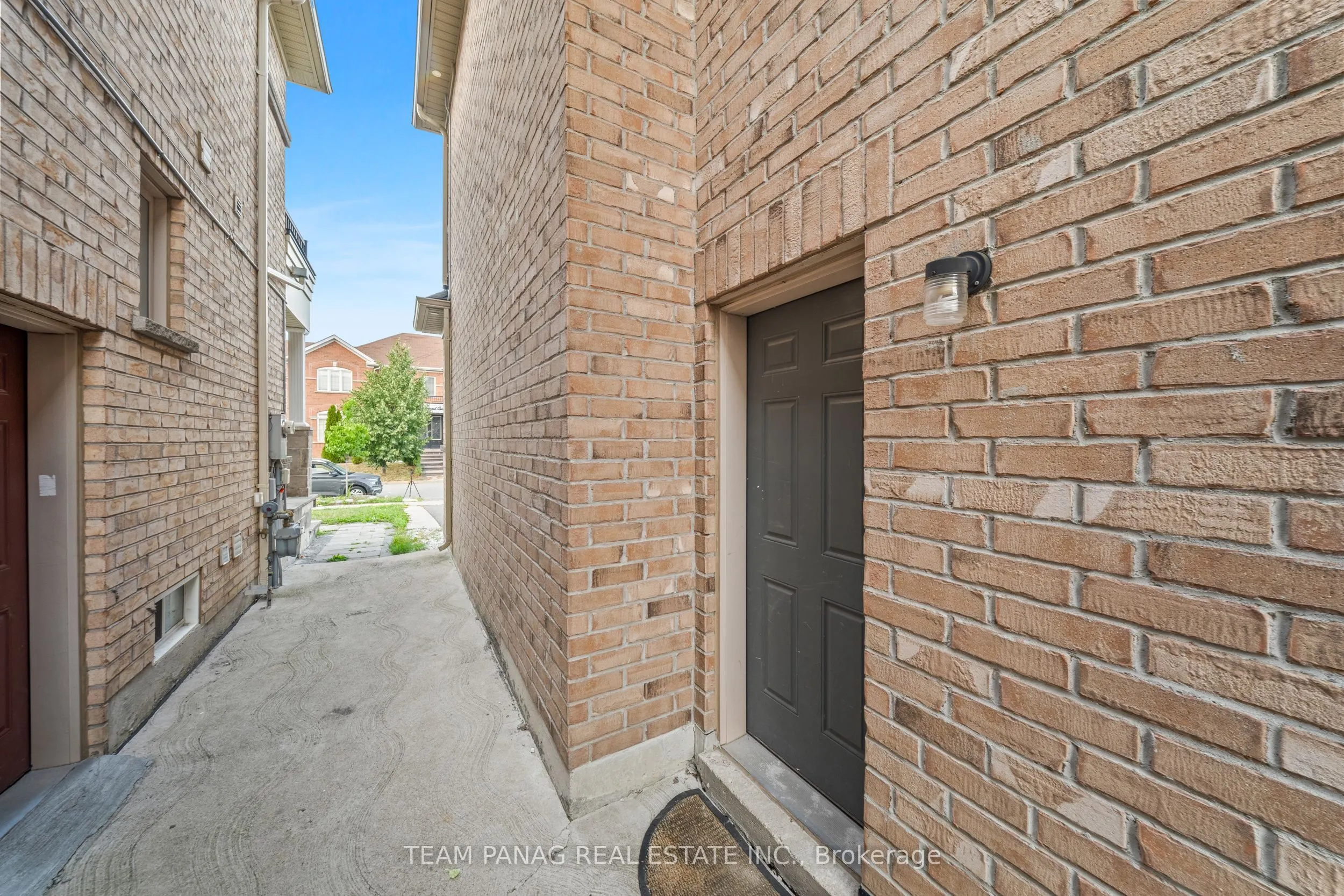 91 Campwood Crescent