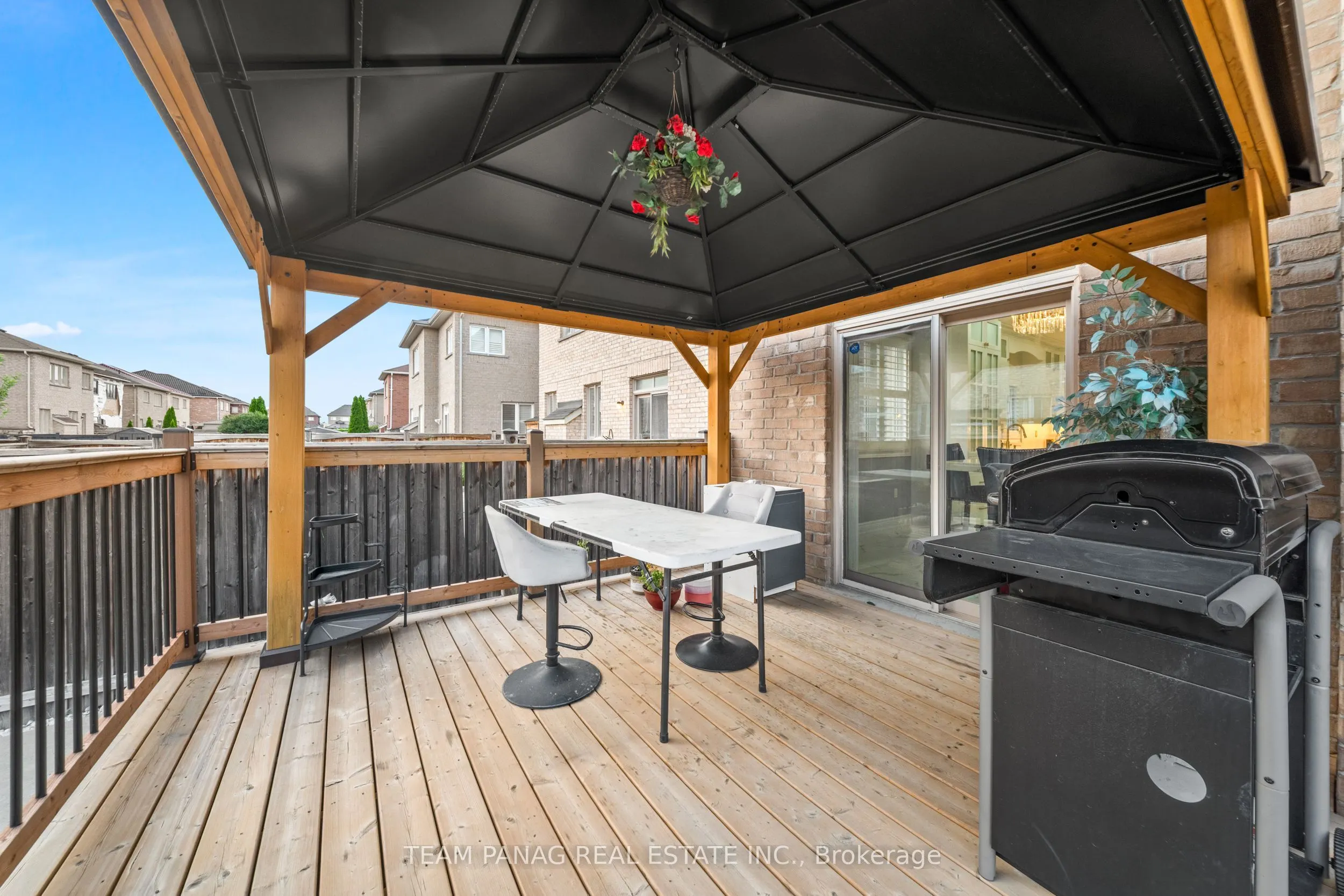 91 Campwood Crescent