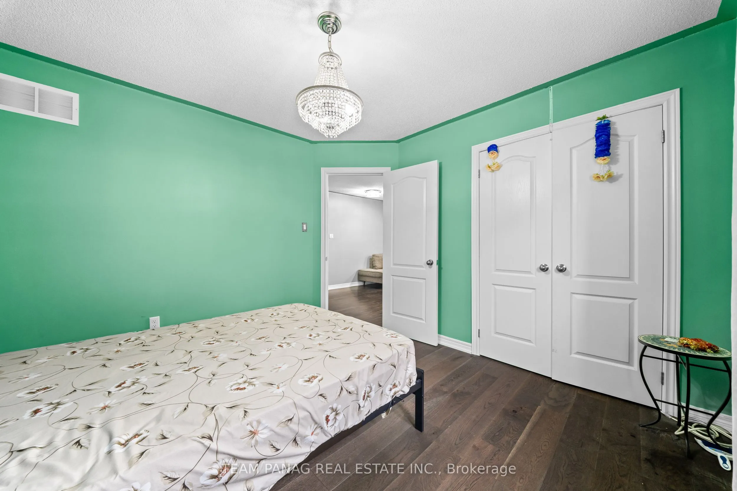 91 Campwood Crescent