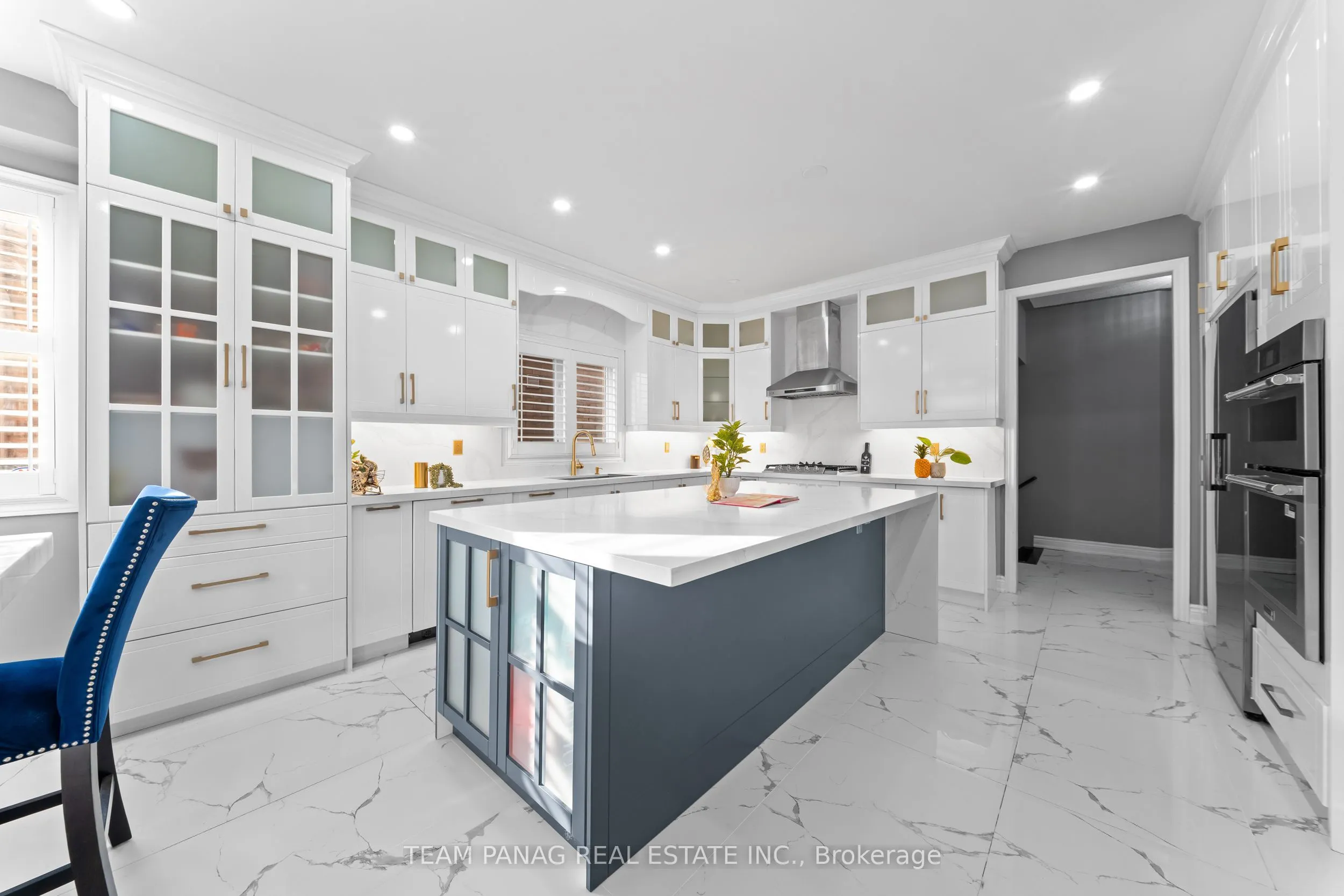 91 Campwood Crescent