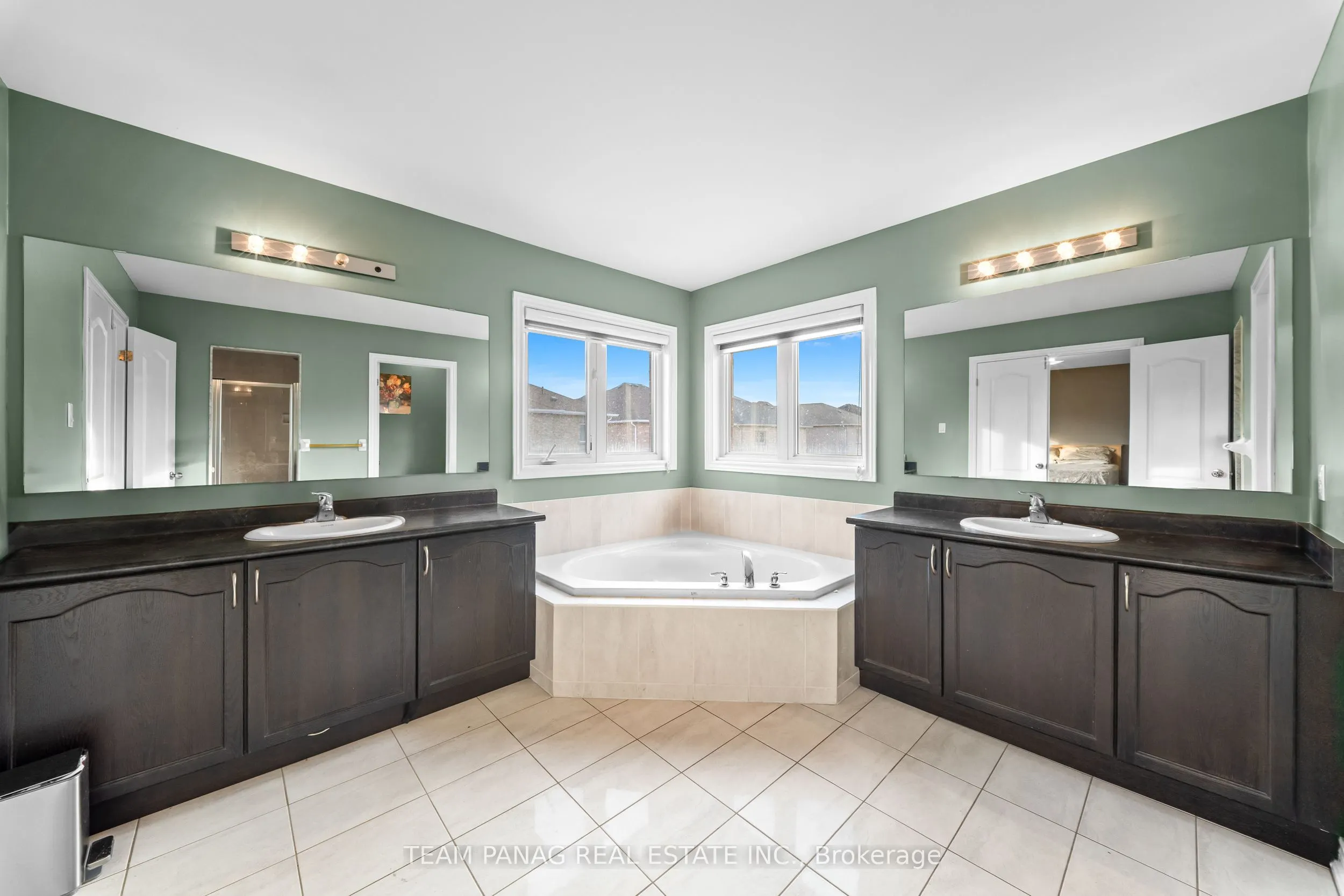 91 Campwood Crescent