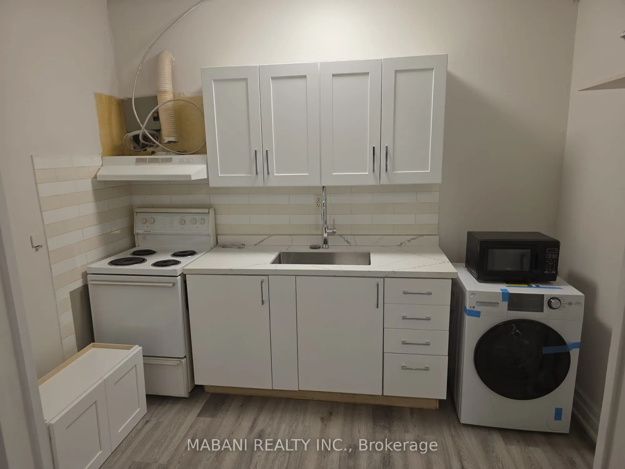 2239 Dundas Street W