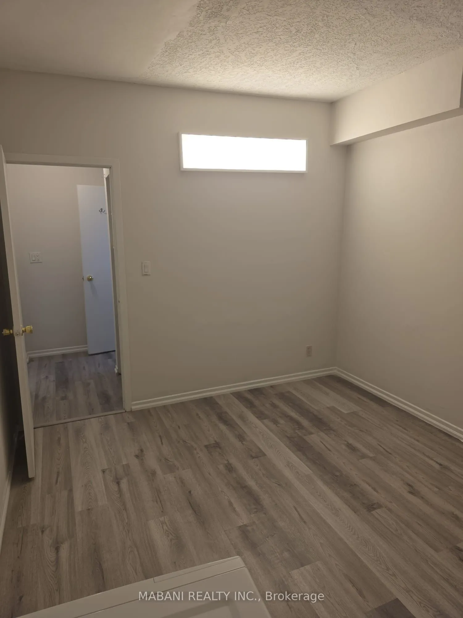 2239 Dundas Street W