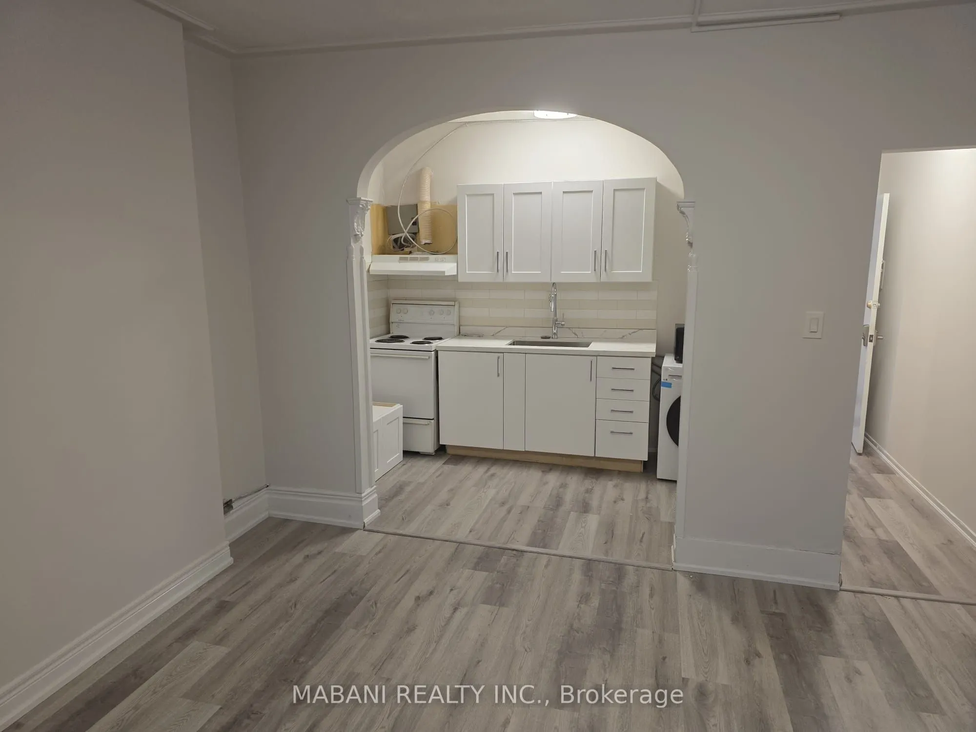 2239 Dundas Street W