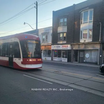 2239 Dundas Street W