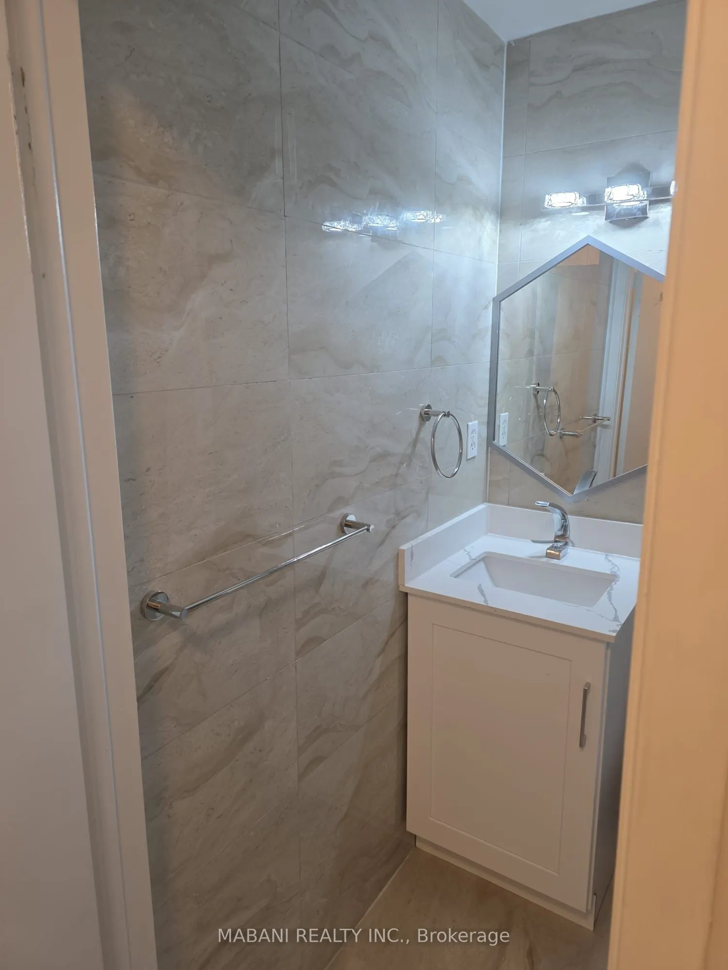 2239 Dundas Street W