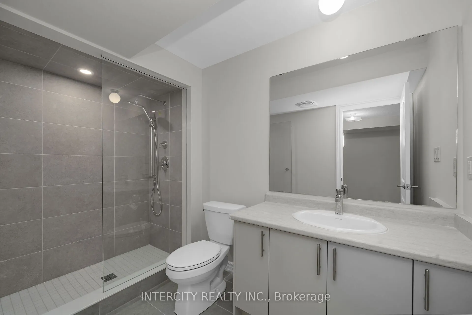 567 Tim Manley Avenue #16z