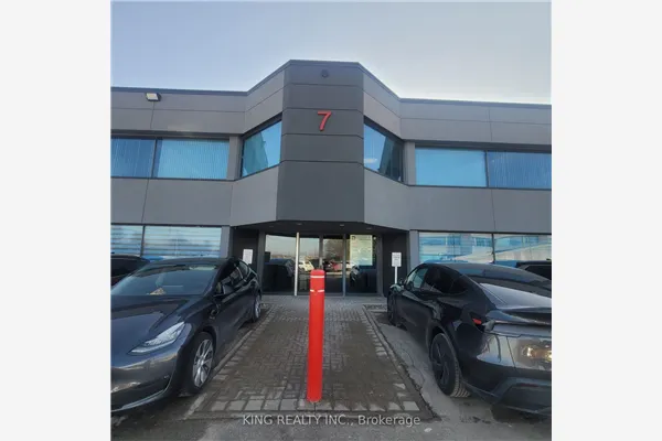 2600 Skymark Avenue #7-104
