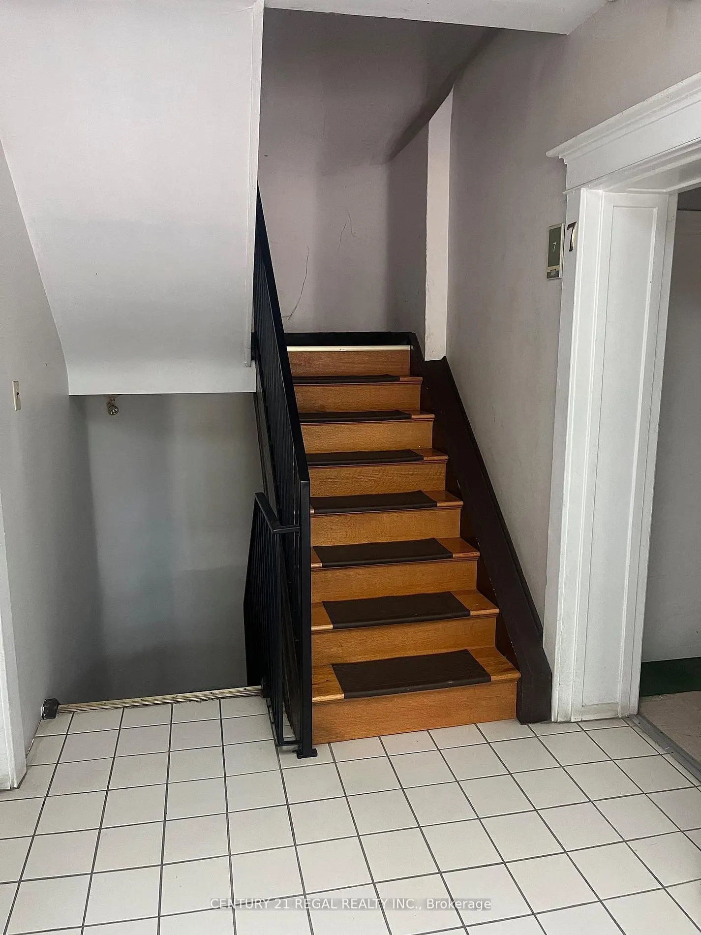 1384 King Street W