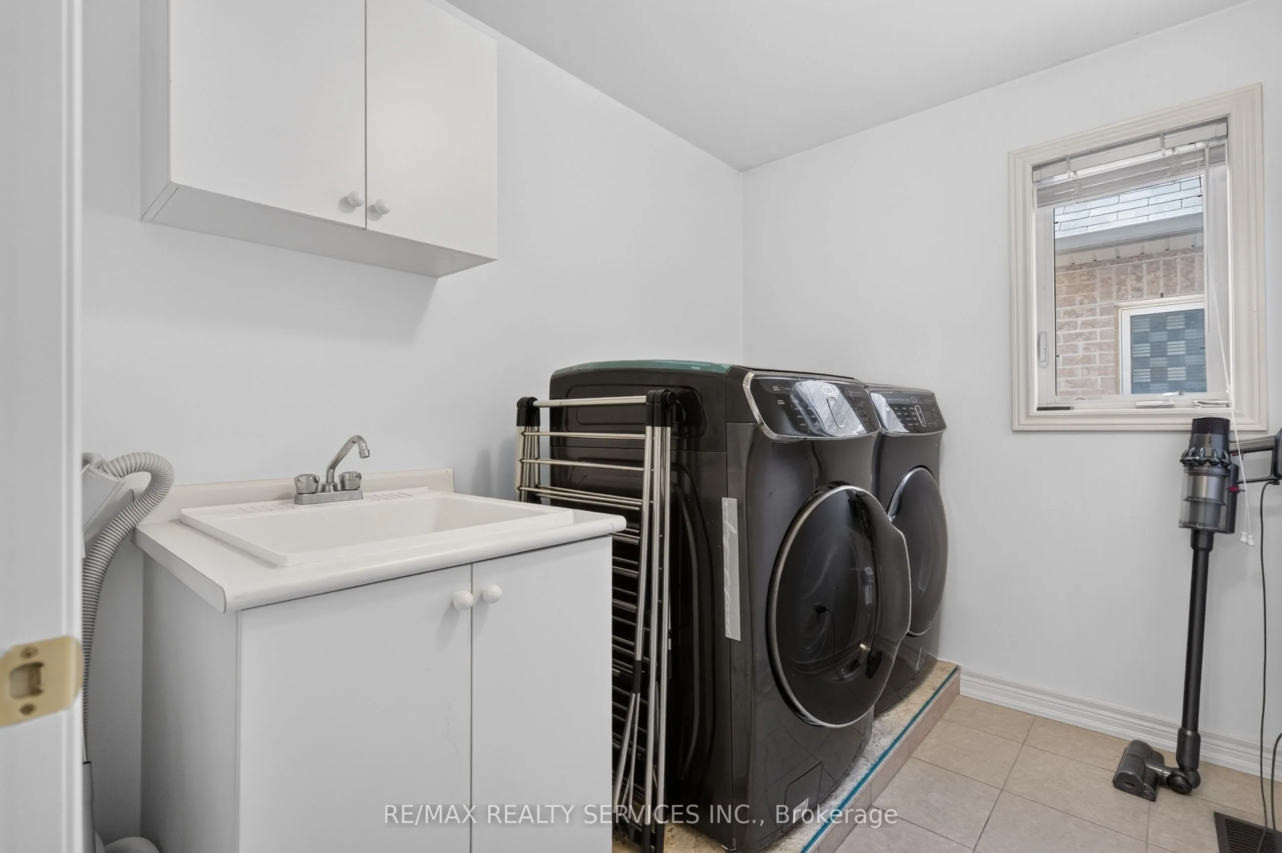 15 Bonnie Braes Drive