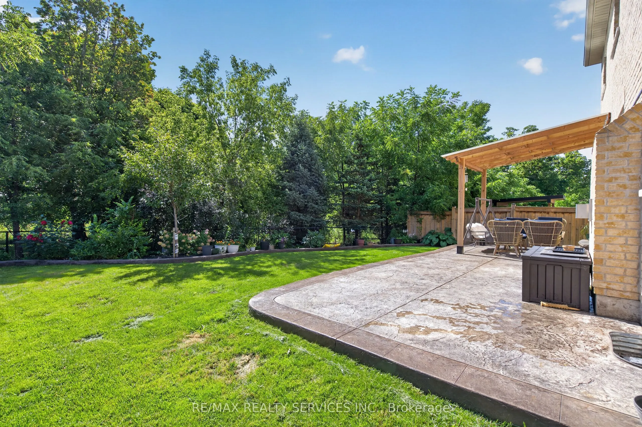 15 Bonnie Braes Drive