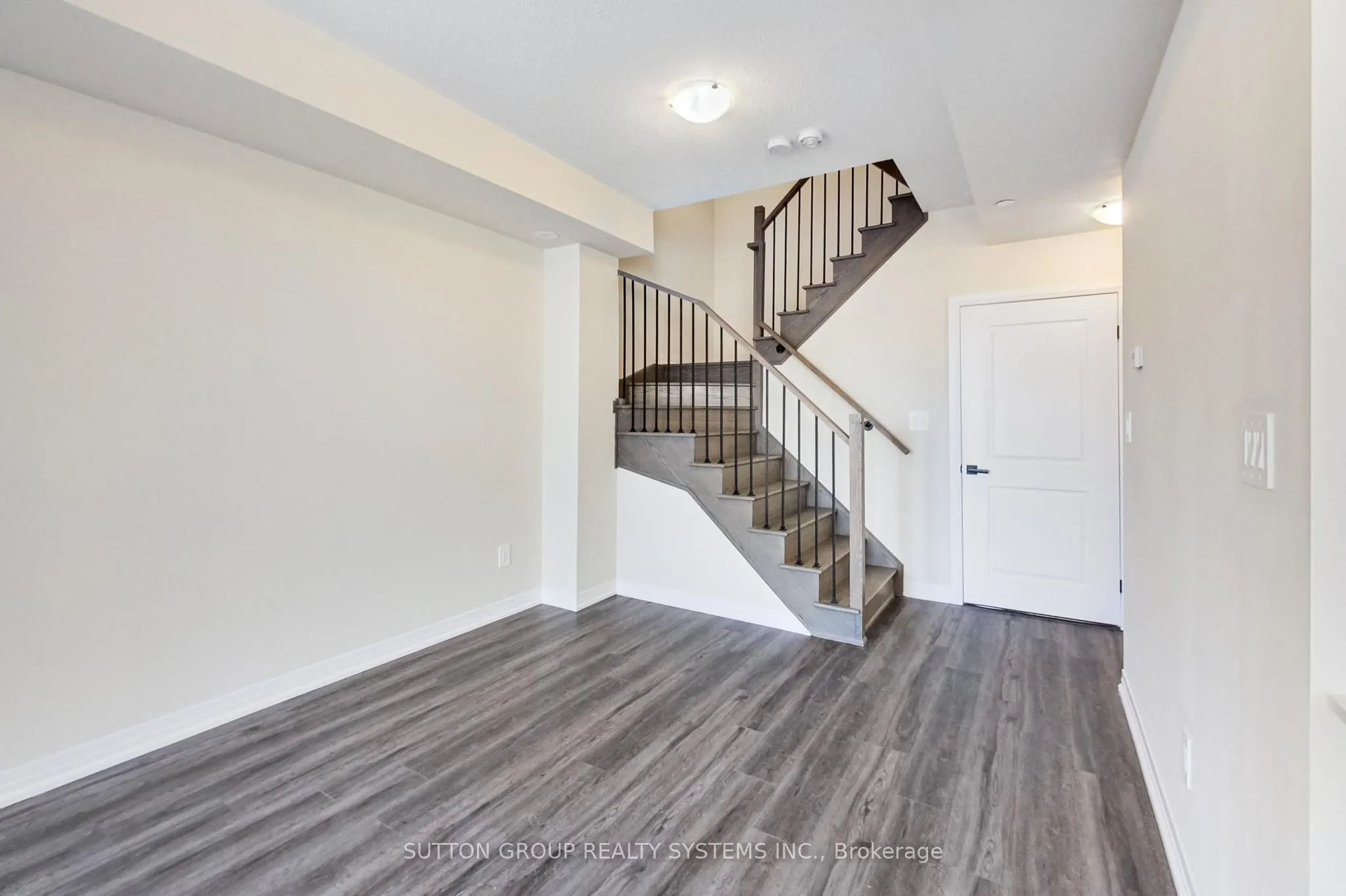 1585 Rose Way #114