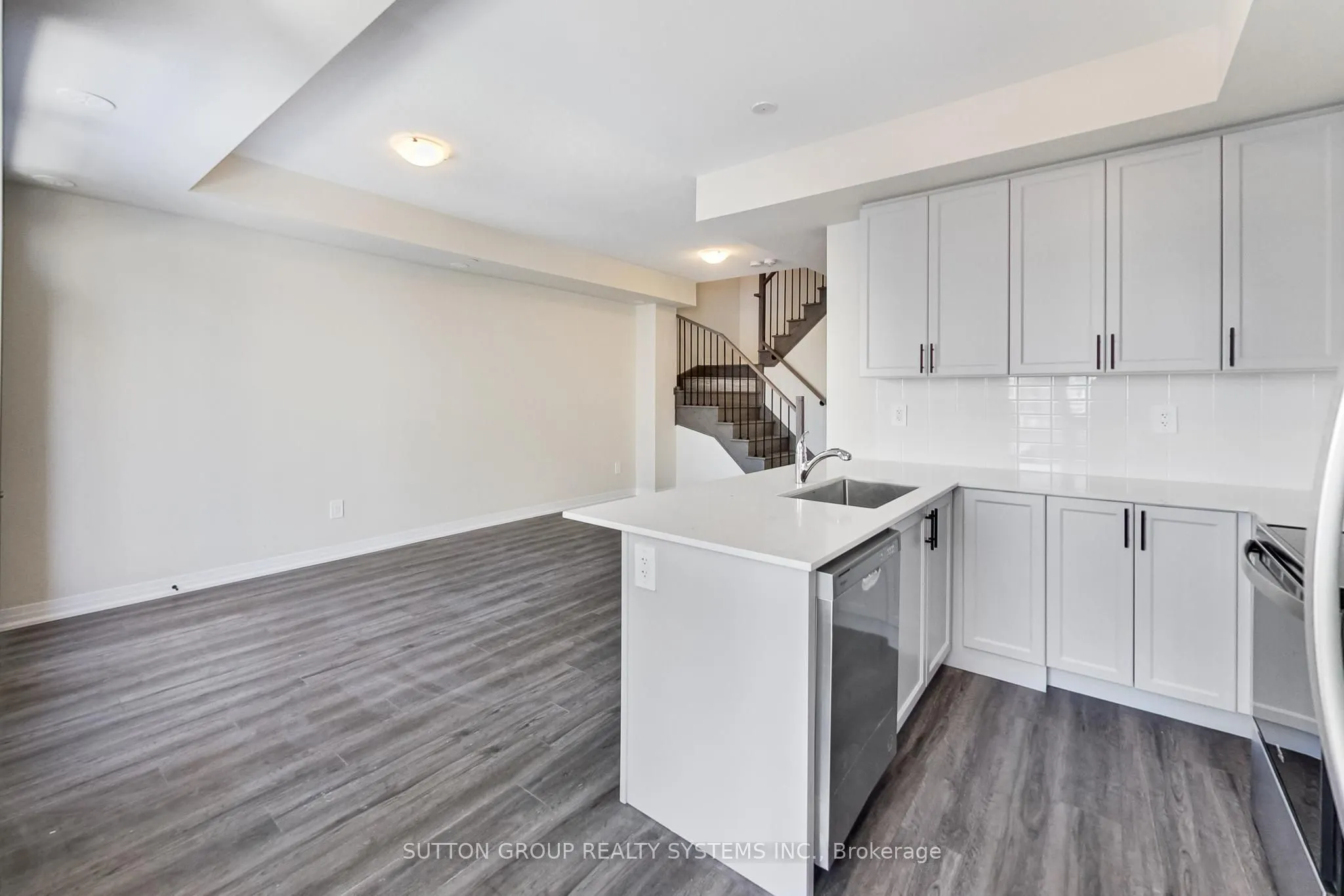 1585 Rose Way #114