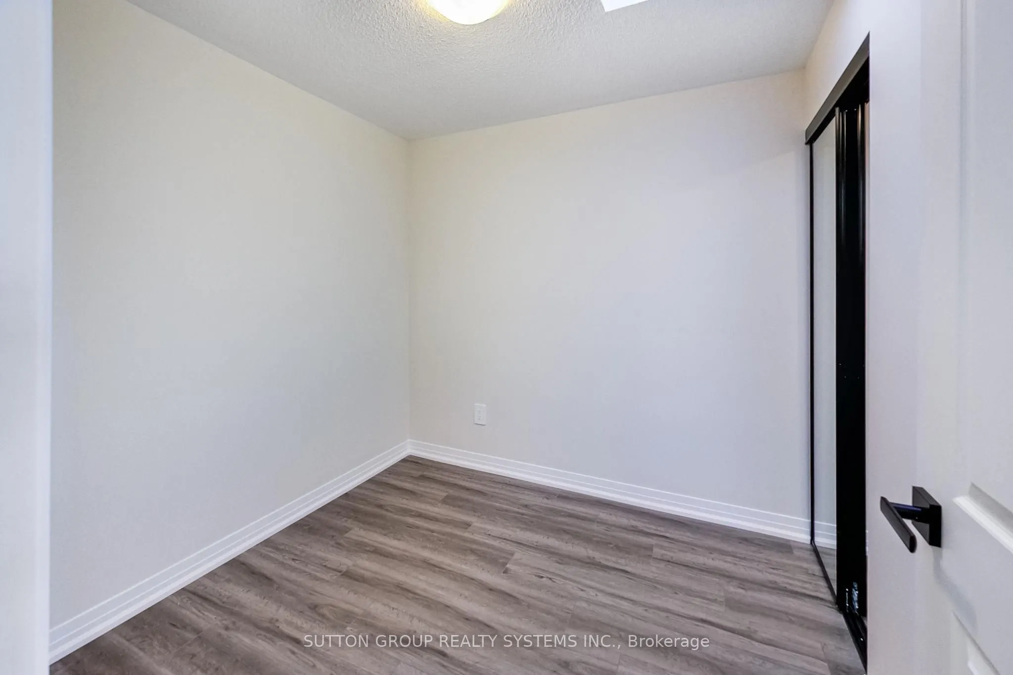 1585 Rose Way #114