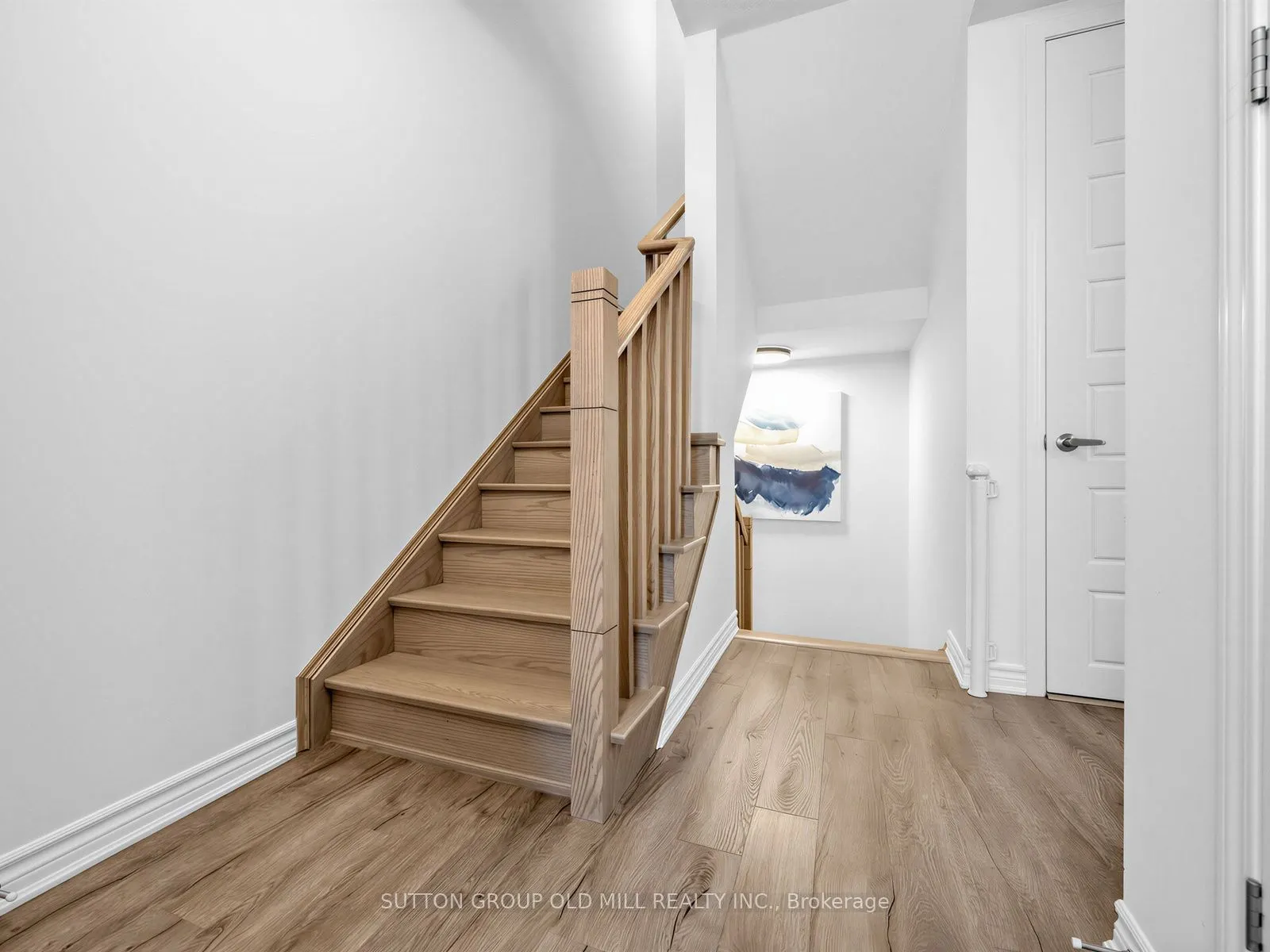 1537 Moira Crescent