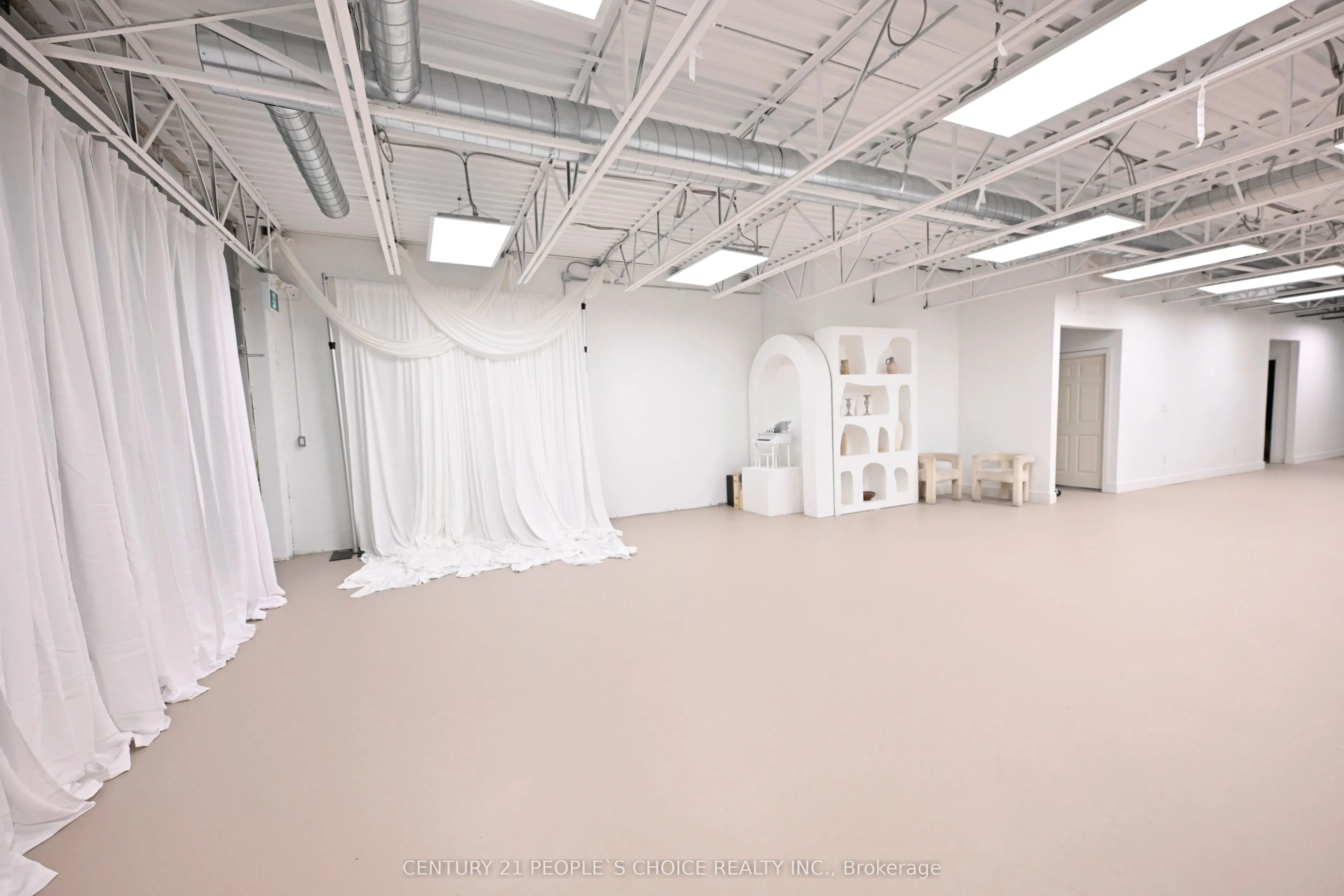 1185 Queensway E #8