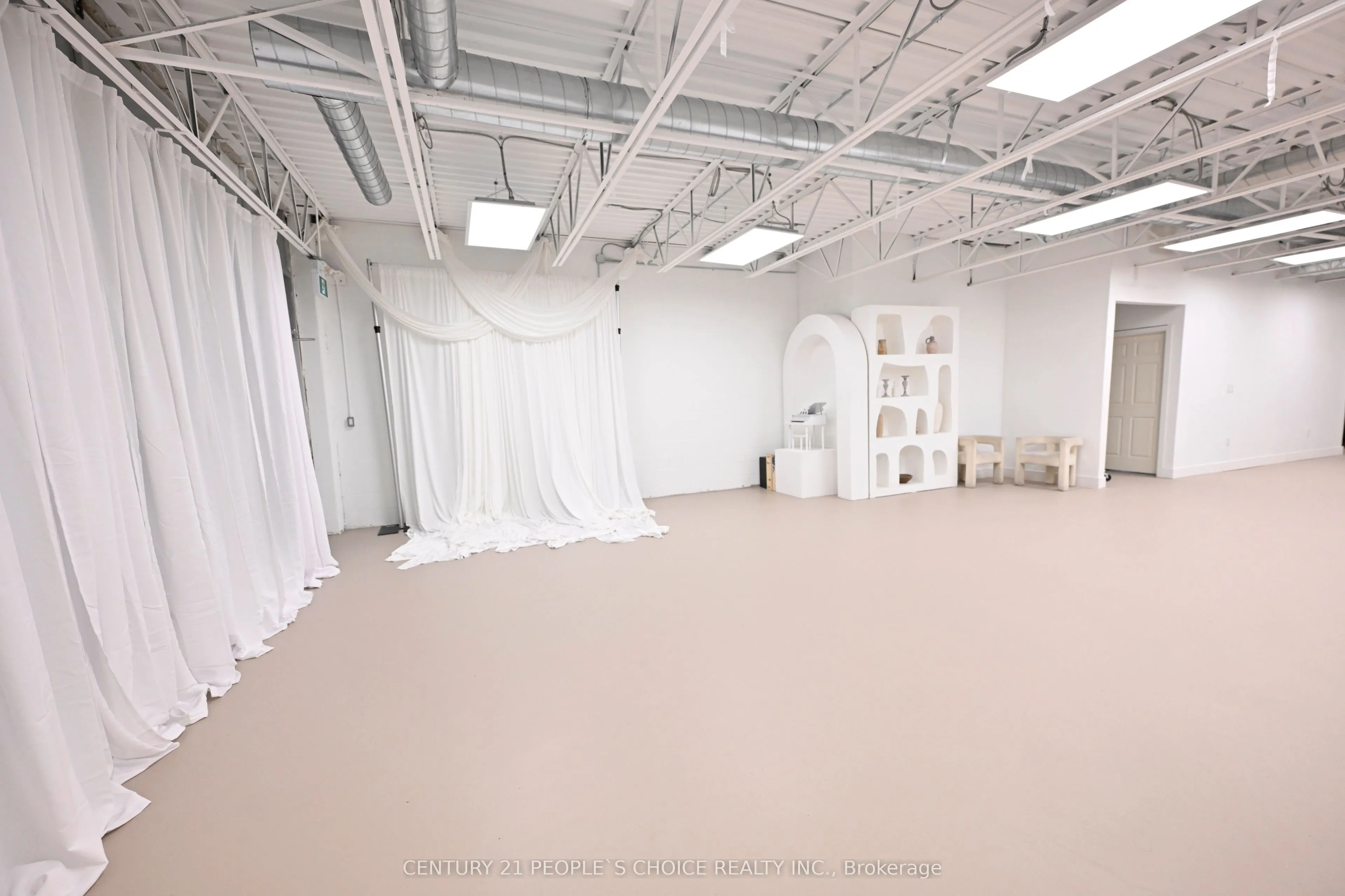 1185 Queensway E #8