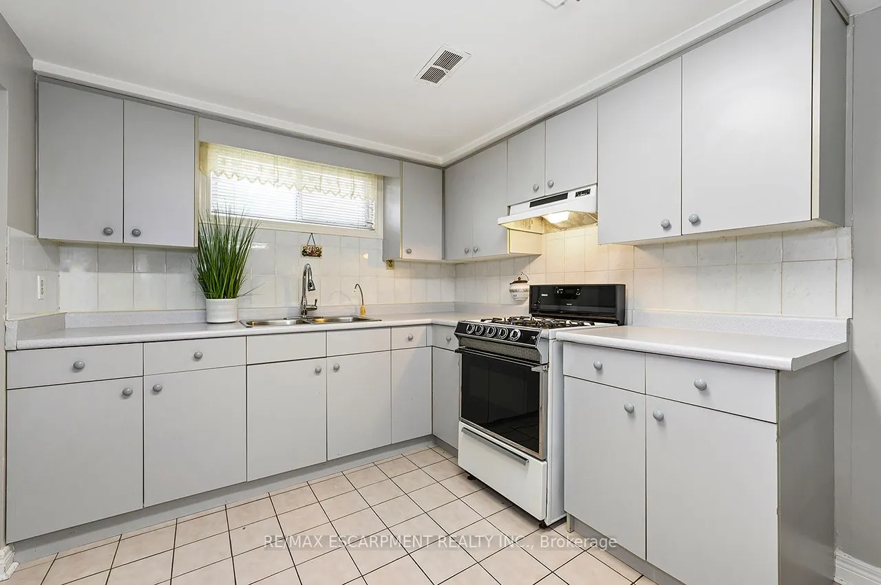 3726 Holden Crescent