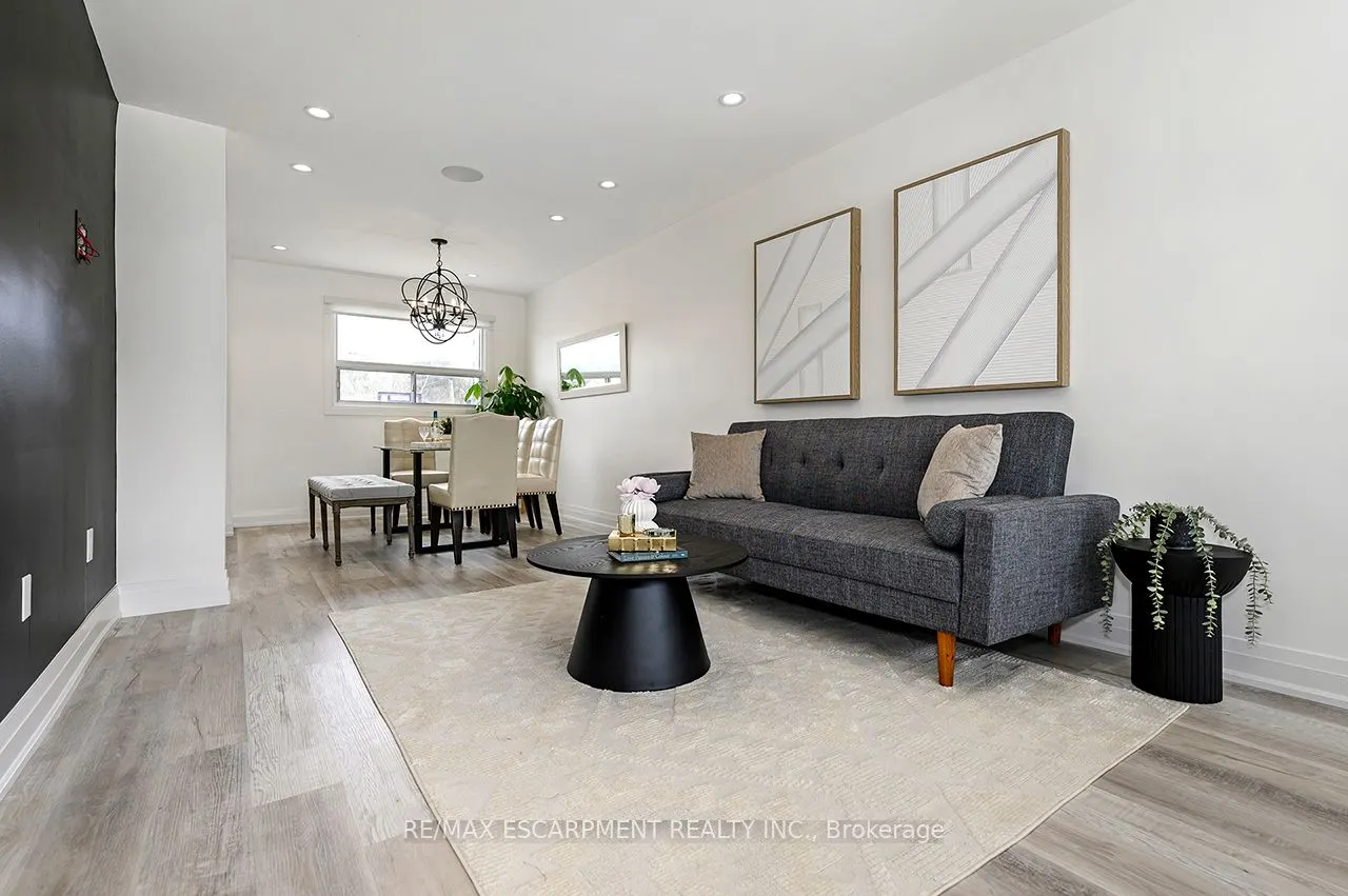 3726 Holden Crescent