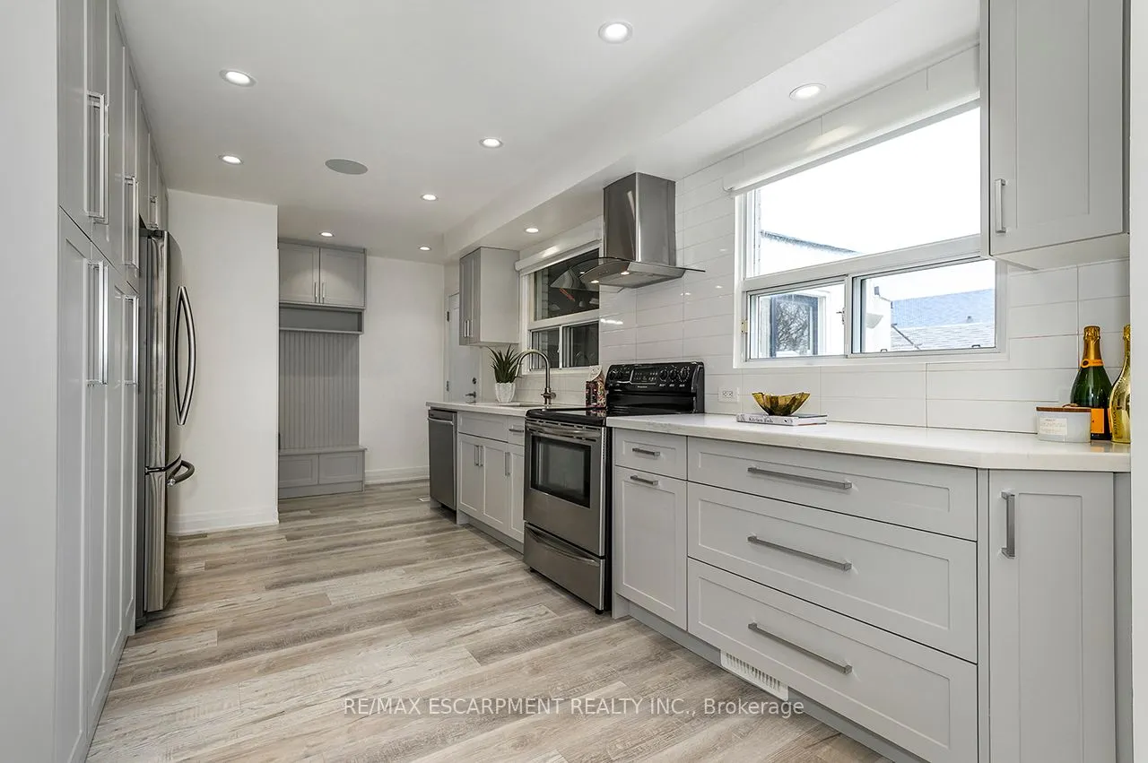 3726 Holden Crescent