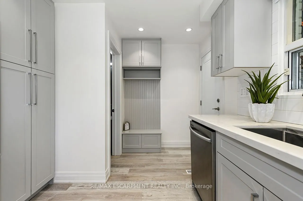3726 Holden Crescent