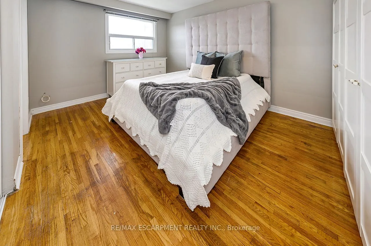3726 Holden Crescent