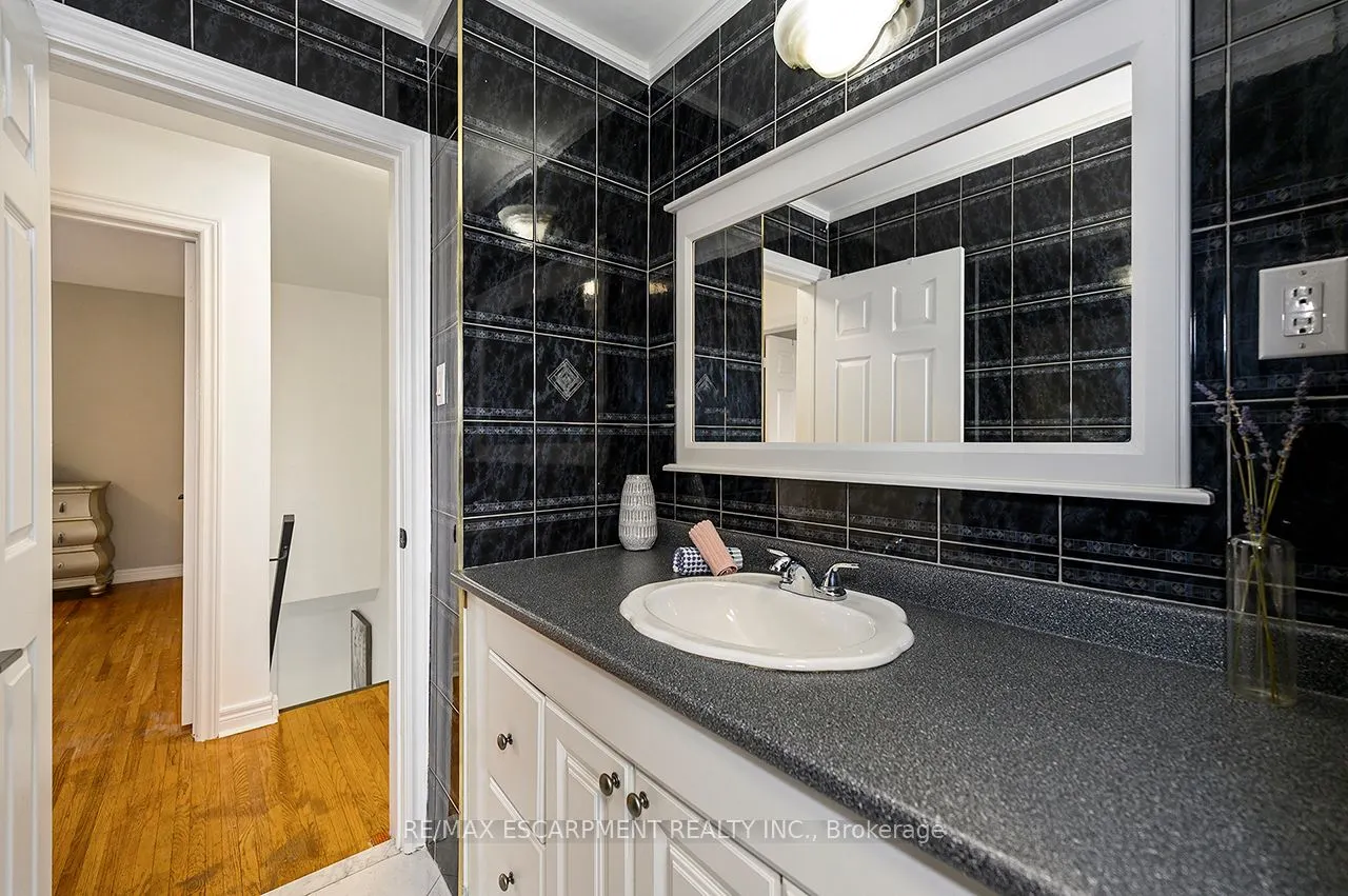 3726 Holden Crescent