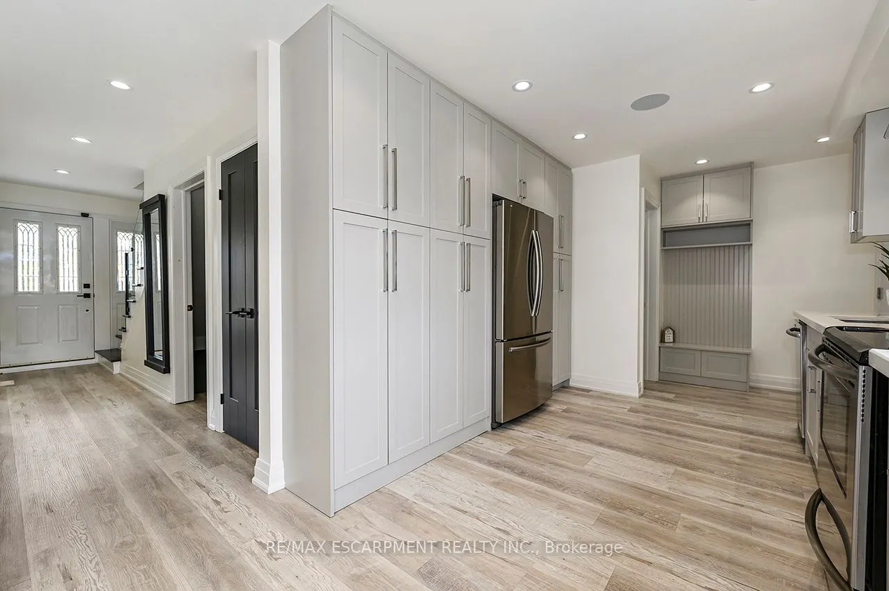 3726 Holden Crescent