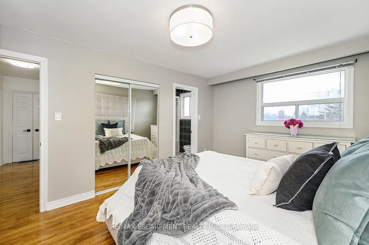 3726 Holden Crescent