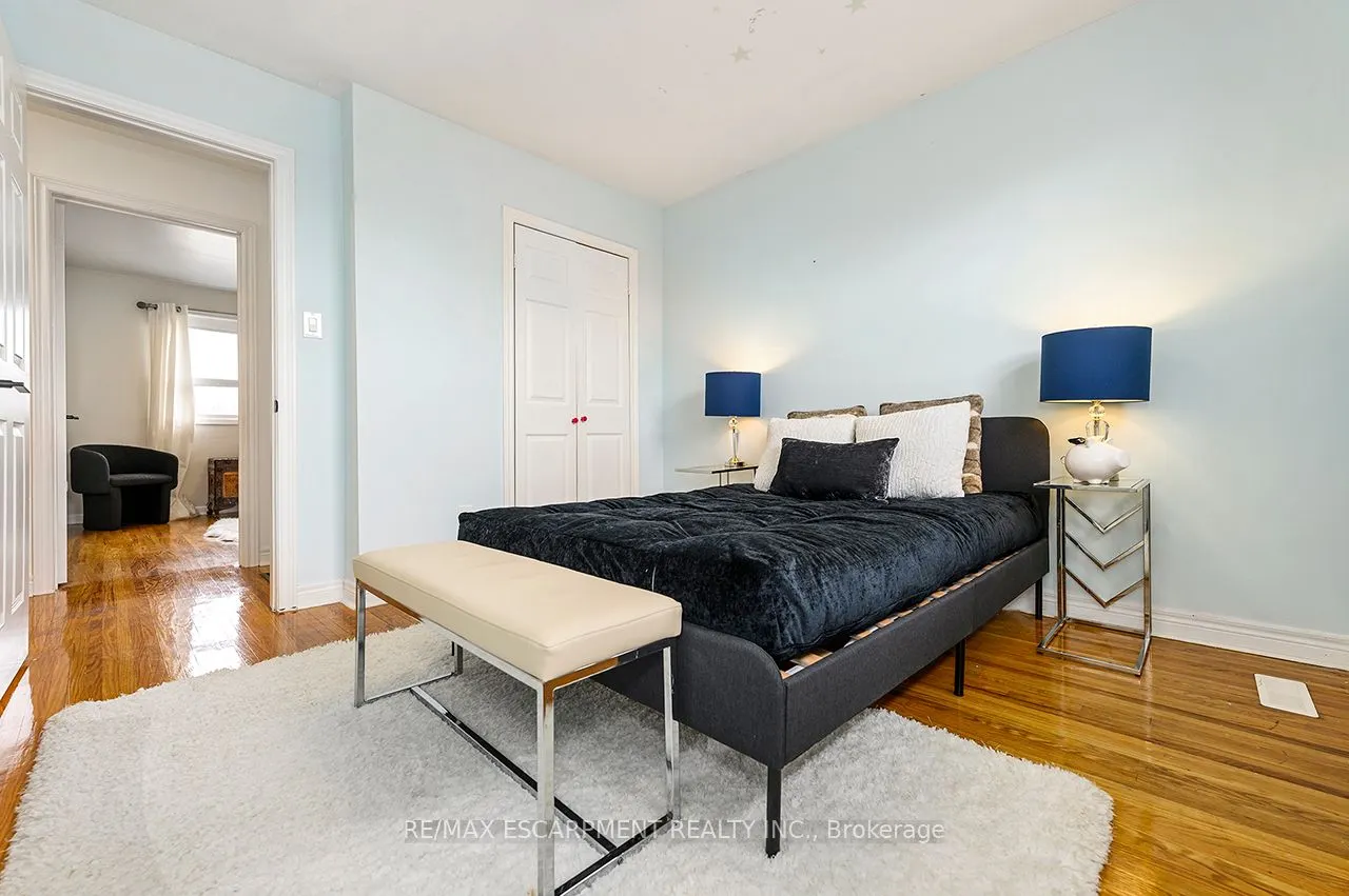 3726 Holden Crescent