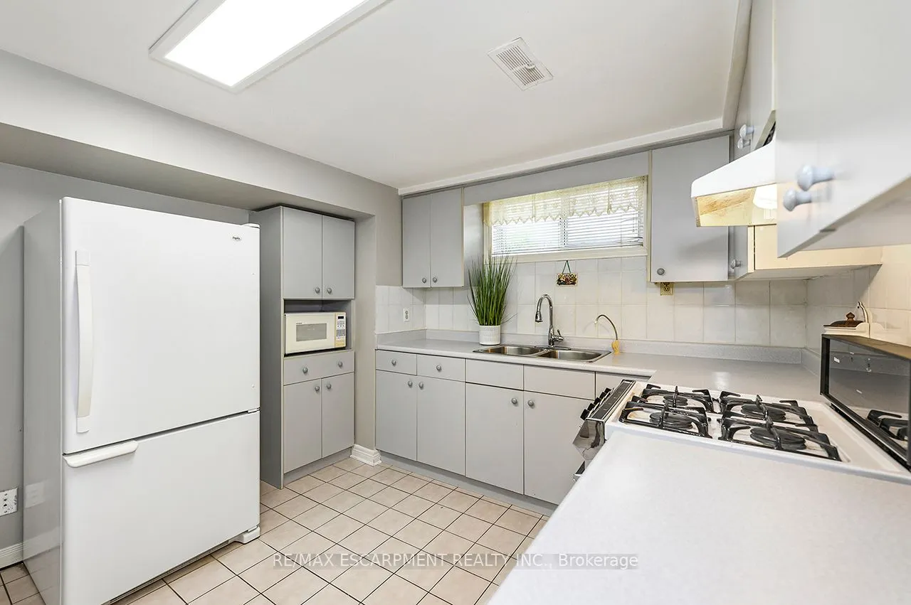 3726 Holden Crescent