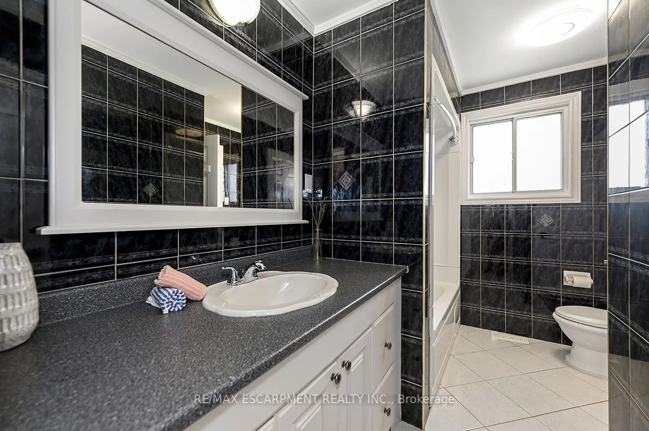 3726 Holden Crescent