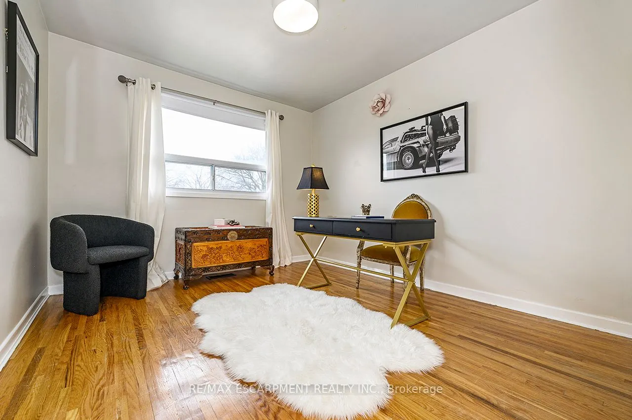 3726 Holden Crescent