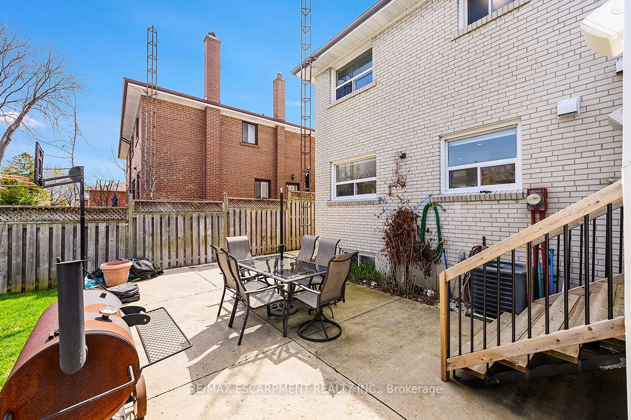 3726 Holden Crescent