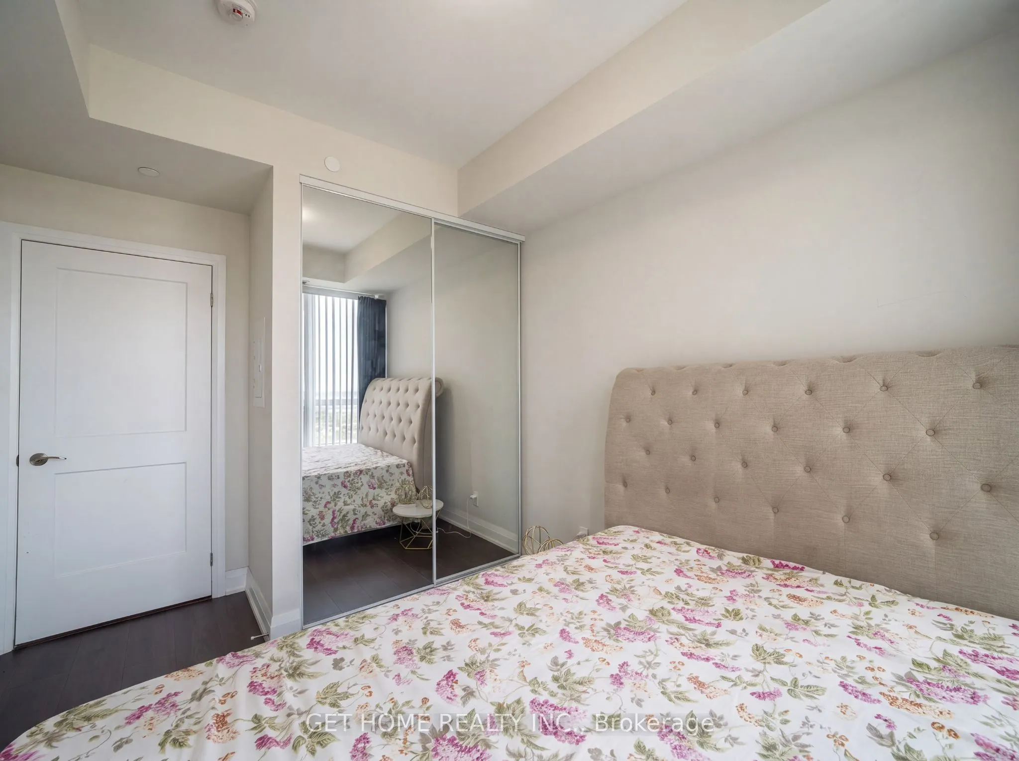 15 Lynch Street #2104