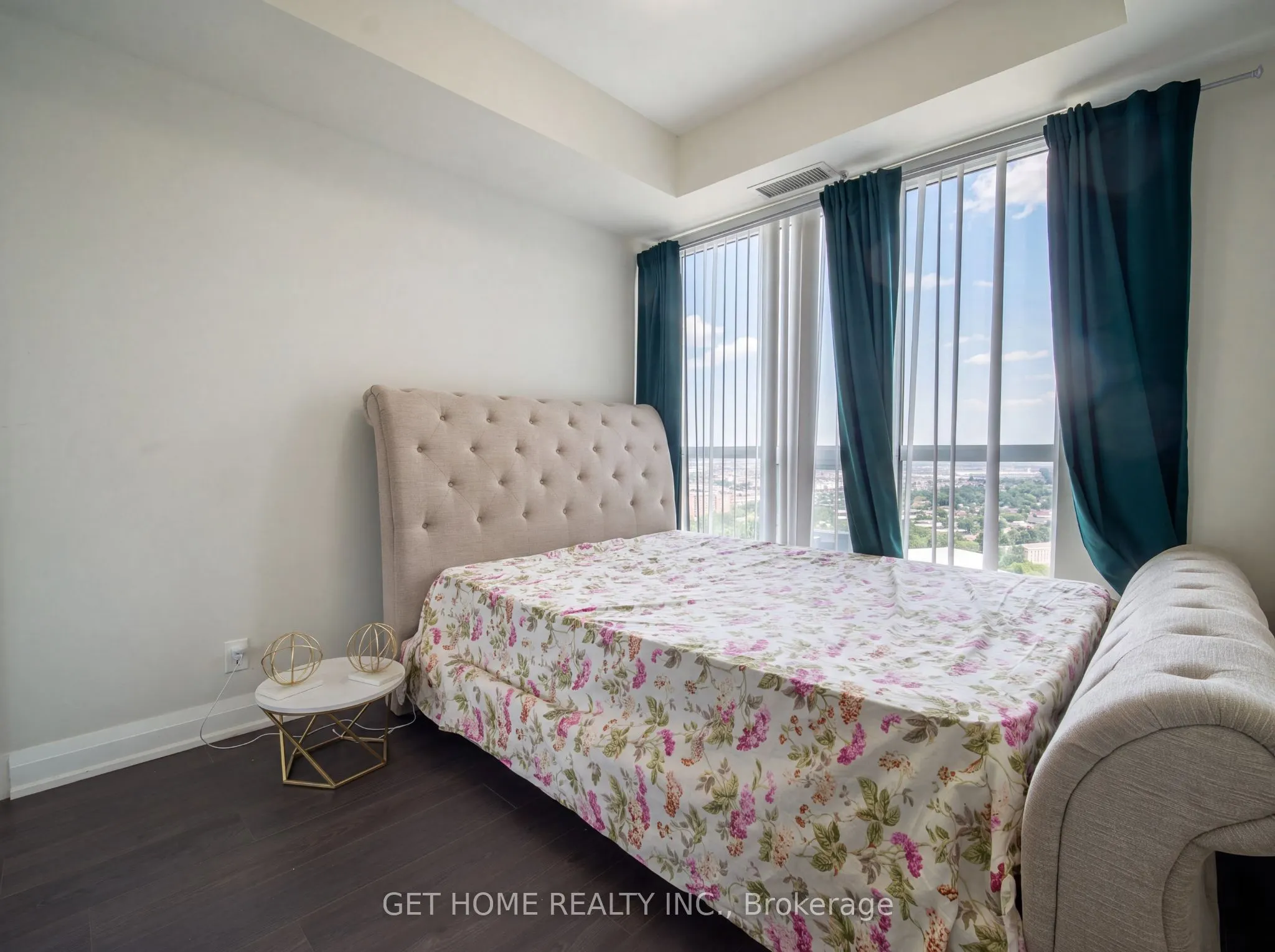 15 Lynch Street #2104