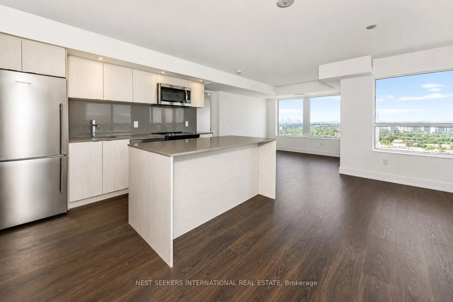 10 Eva Road #2304