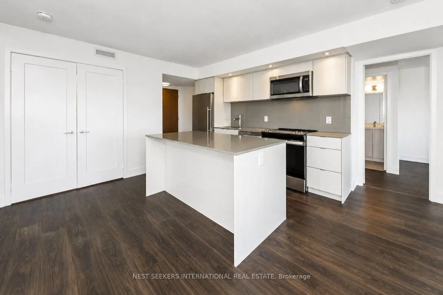 10 Eva Road #2304