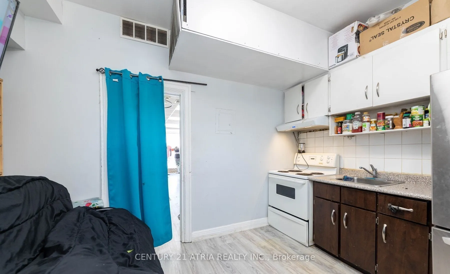 1085 Weston Road