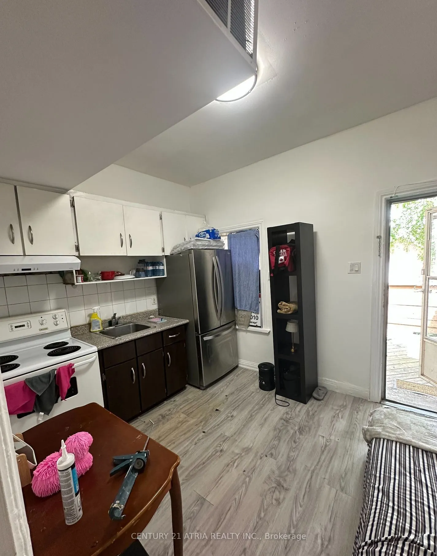 1085 Weston Road