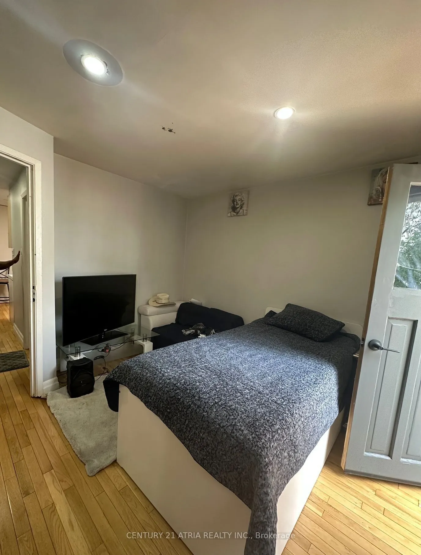 1085 Weston Road
